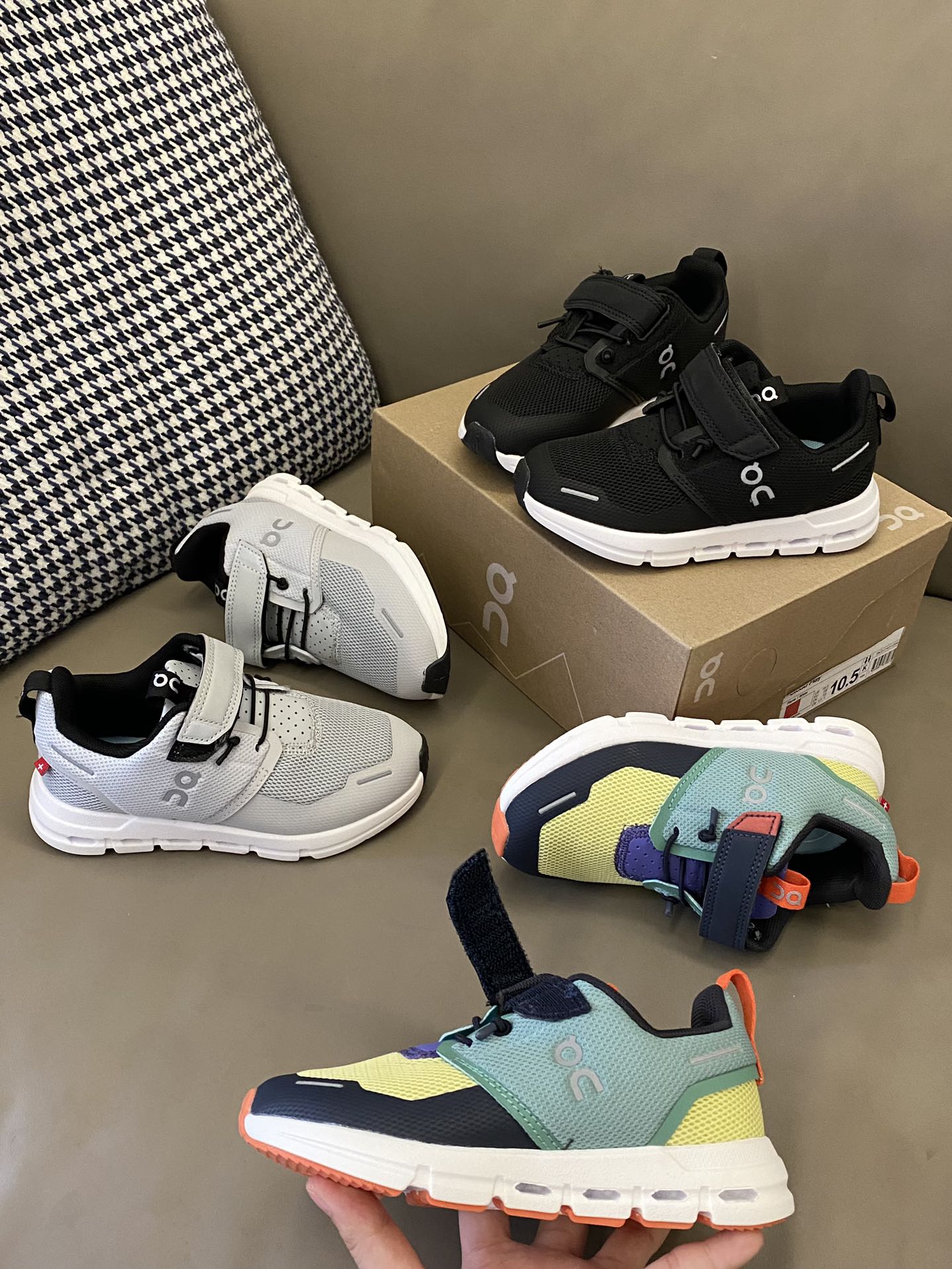 图片[3]-原图直出🌟 昂跑运动鞋鞋面采用了轻量柔韧的鞋身，满足了宝贝大幅度的运动需求😻魔术贴+松紧带设计，让宝贝穿脱更方便-选品中心