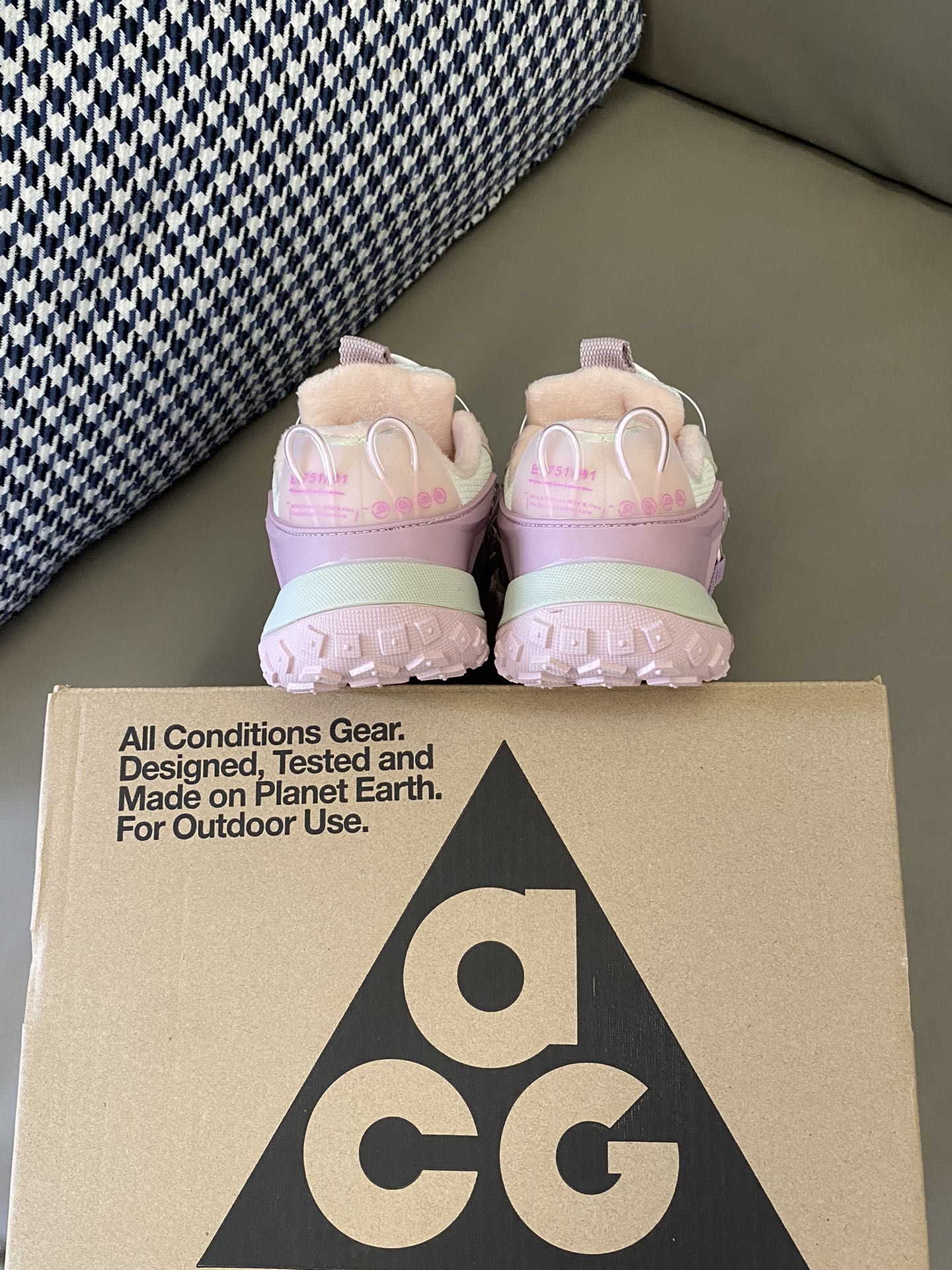 图片[7]-原图直出🌟 纽扣鞋真的是第一双和第N双吖😍旋转扣设计，方便宝贝穿脱✅内里加绒，非常保暖舒适🤔轮胎底防滑耐磨✌🏻这双登山纽扣鞋直接封神🤭JR84-选品中心