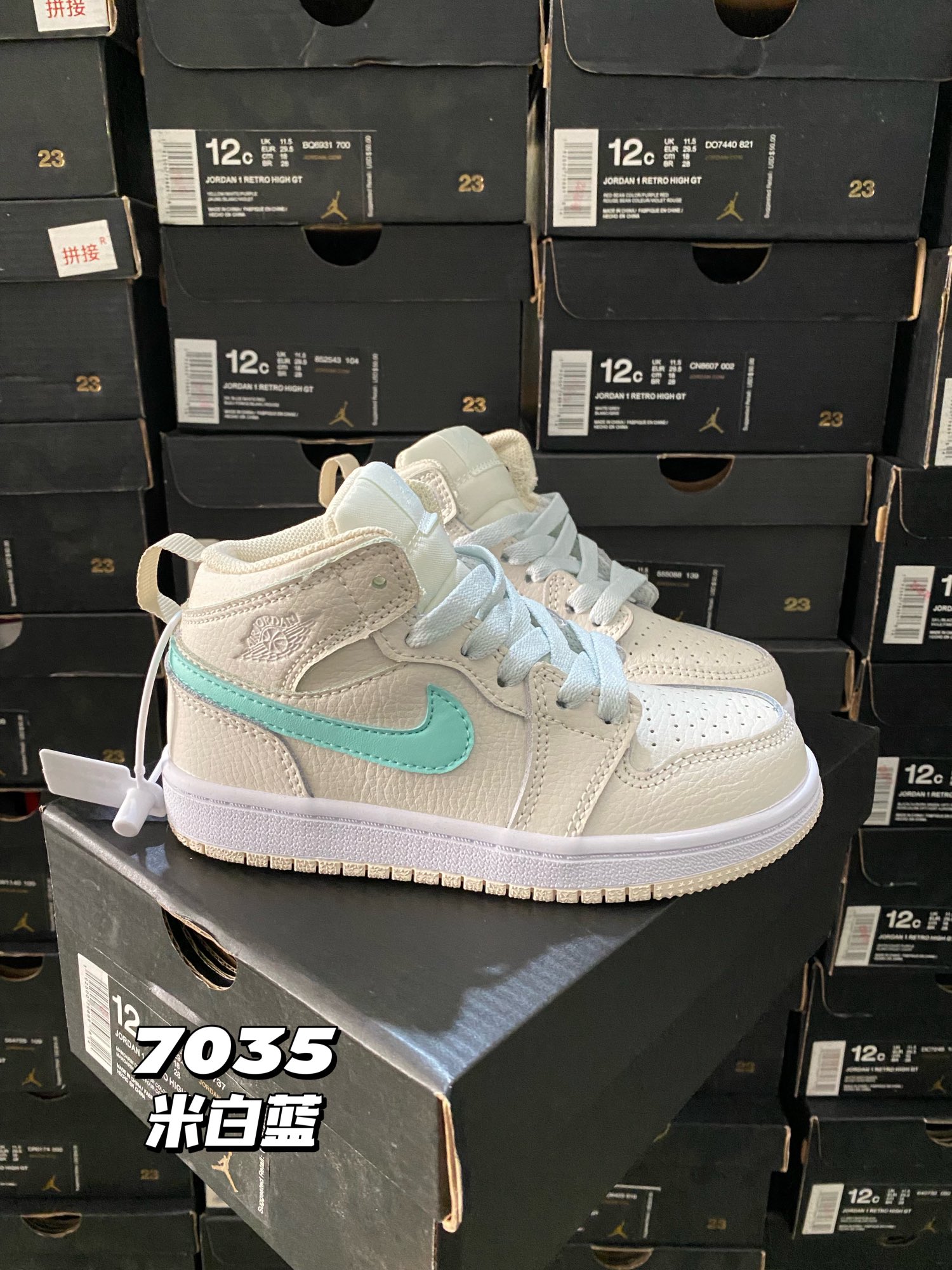 图片[9]-🆕新配色，秒杀 最高版本–乔1真标头层球鞋⚽️，尺码：22-37.5 真标头层aj1真的绝了❗️❗ 实在是太好看了，超级无敌百搭潮流，作为最经典的系列，它真的是当之无愧💪🏻💪🏻高版本，老粉必入！-选品中心