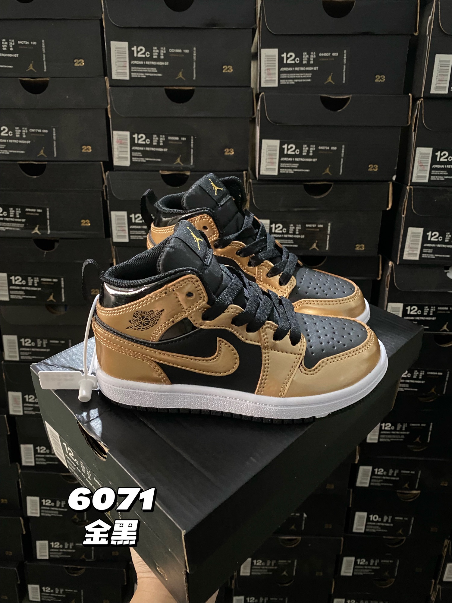 图片[5]-🆕新配色，秒杀 最高版本–乔1真标头层球鞋⚽️，尺码：22-37.5 真标头层aj1真的绝了❗️❗ 实在是太好看了，超级无敌百搭潮流，作为最经典的系列，它真的是当之无愧💪🏻💪🏻高版本，老粉必入！-选品中心