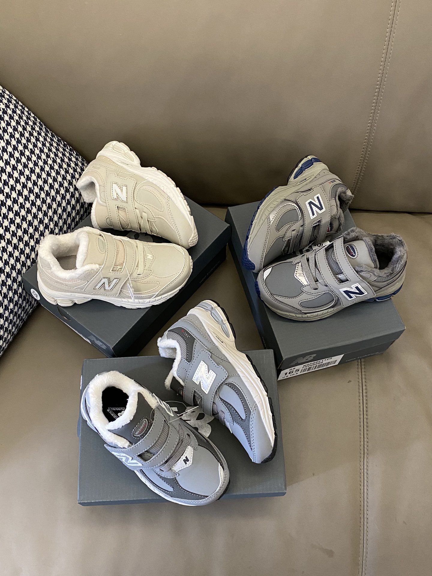 图片[3]-原图直出⭐️ 鞋面包裹性好👌🏻延展性强🆒内里加绒舒适保暖🤩魔术贴设计解放双手👋🏻鞋底柔软有弹性👻脚感舒适，耐磨防滑✌🏻-选品中心