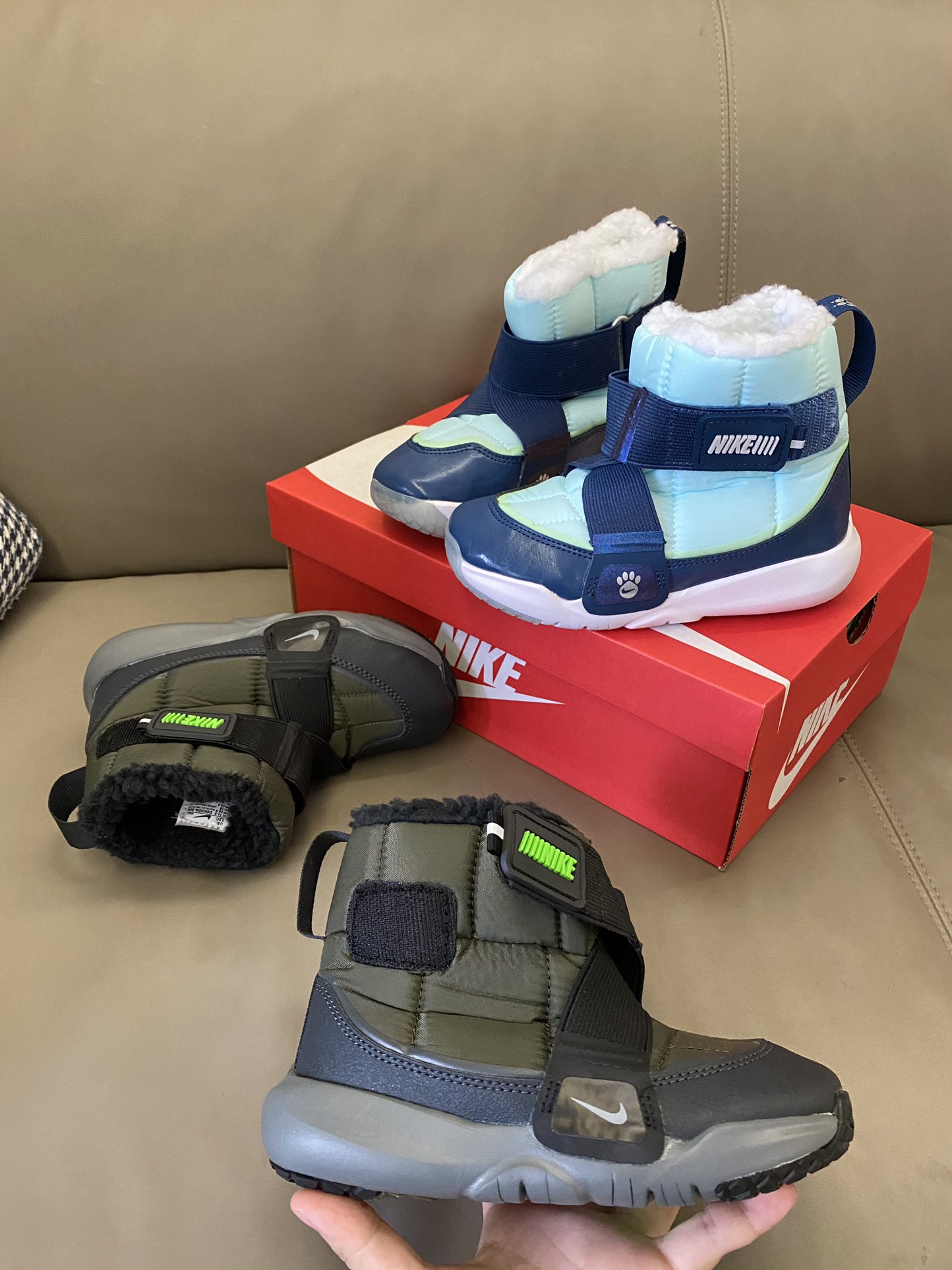 图片[6]-原图直出⭐️ 这款靴子鞋口超宽，小脚轻松滑入😎带子交叉设计确保安全贴好脚面🦶🏻这个冬天真的不能错过它😍羊羔绒的内里无敌舒适-选品中心