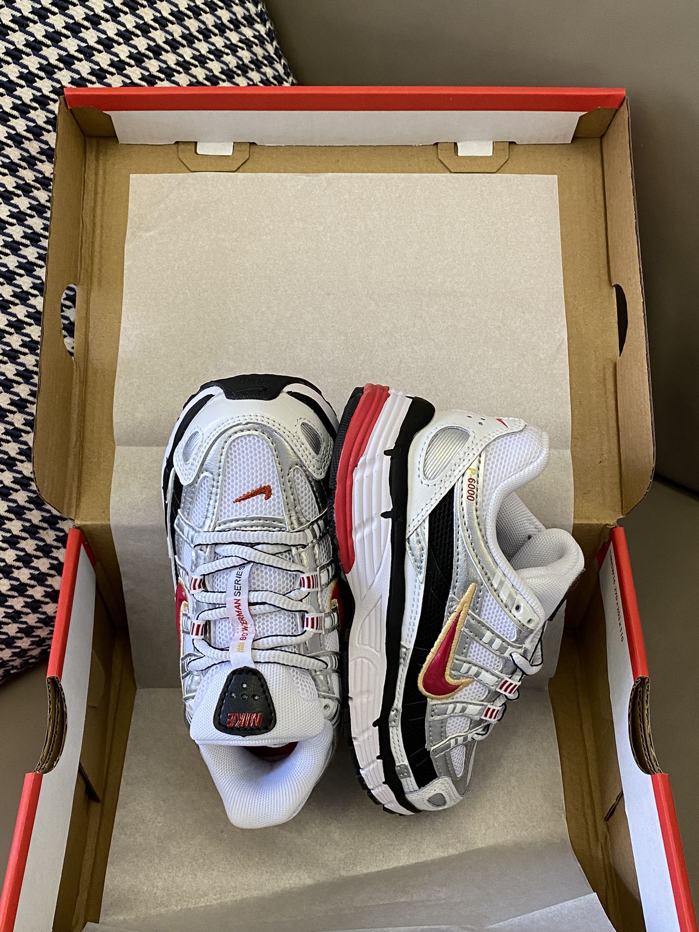 图片[2]-原图直出⭐️ NK P-6000老爹鞋采用透气材料，搭配匠心覆面，再现跑鞋风格，塑就大气外观😍缔造街头时尚运动风范，同时带来日常穿着的舒适感受🥳-选品中心