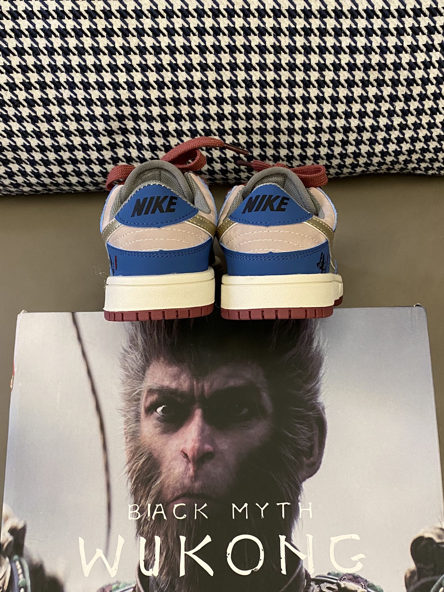 图片[7]-原图直出⭐️ 鞋面网孔设计清爽透气💨还有悟空挂件装饰也太爱了叭👻鞋身侧边还有多种的图案配饰，搭配在一起尊嘟好好看啊😍鞋底防滑耐磨抓地力强👍🏻-选品中心