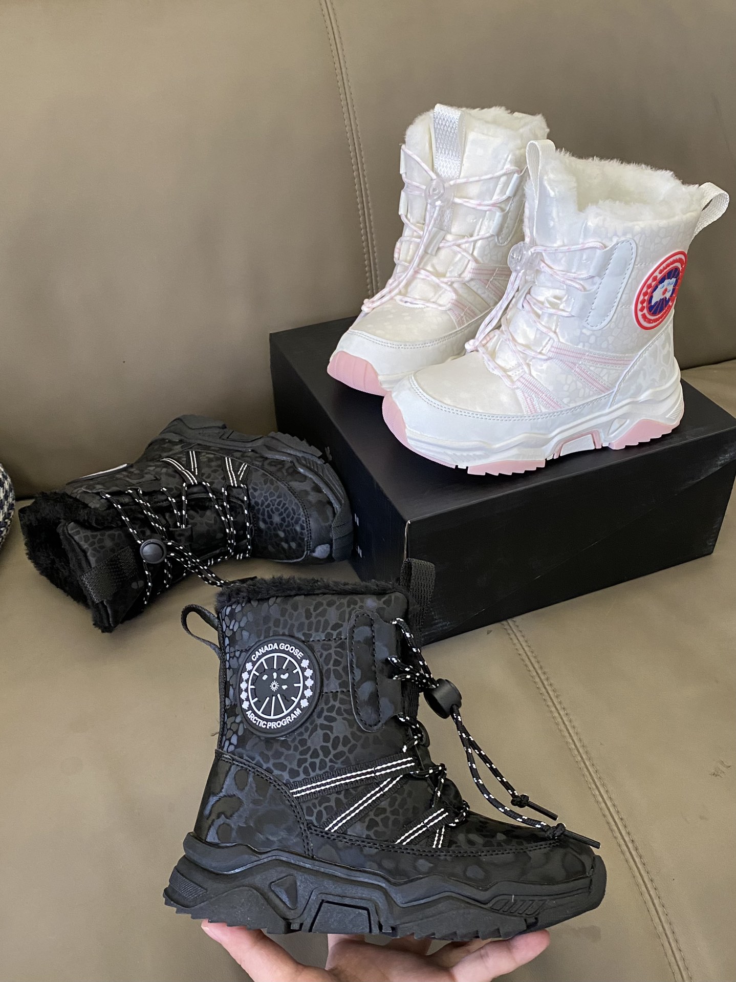 图片[6]-原图直出🌟 高帮设计防水防滑🤩超厚的内衬羊羔绒保证脚步温暖😻即使在零下的北方也不怕冻脚啦🫣松紧设计方便宝贝自己穿-选品中心