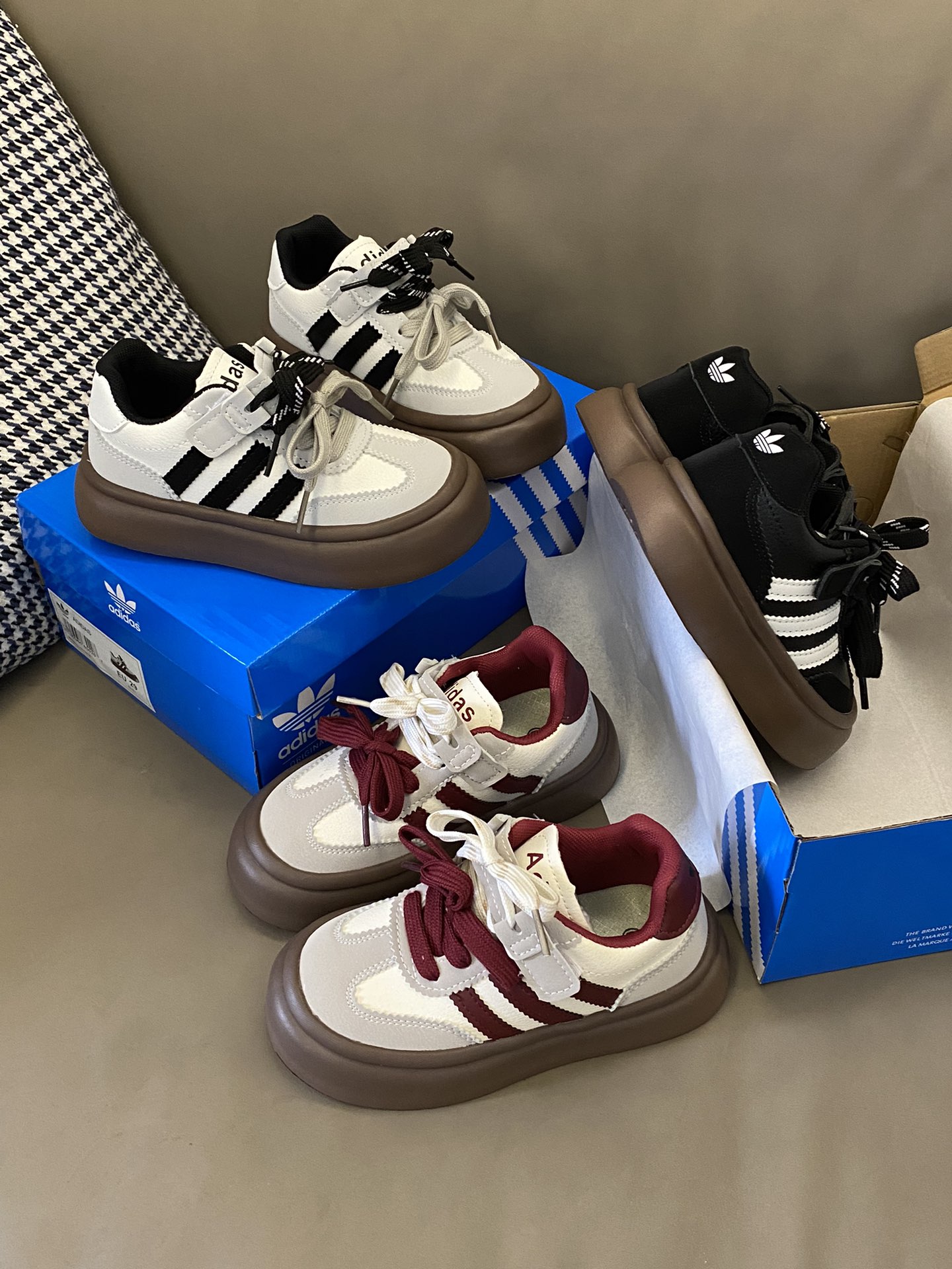 图片[3]-原图直出🌟 潮酷的外观设计，圆头的风格不仅让宝贝的双脚更加秀气😝还能有效避免脚趾受挤压的不适感😎固定双系带+魔术贴设计方便穿脱✔️脚感无敌轻盈🤗MNA283-选品中心