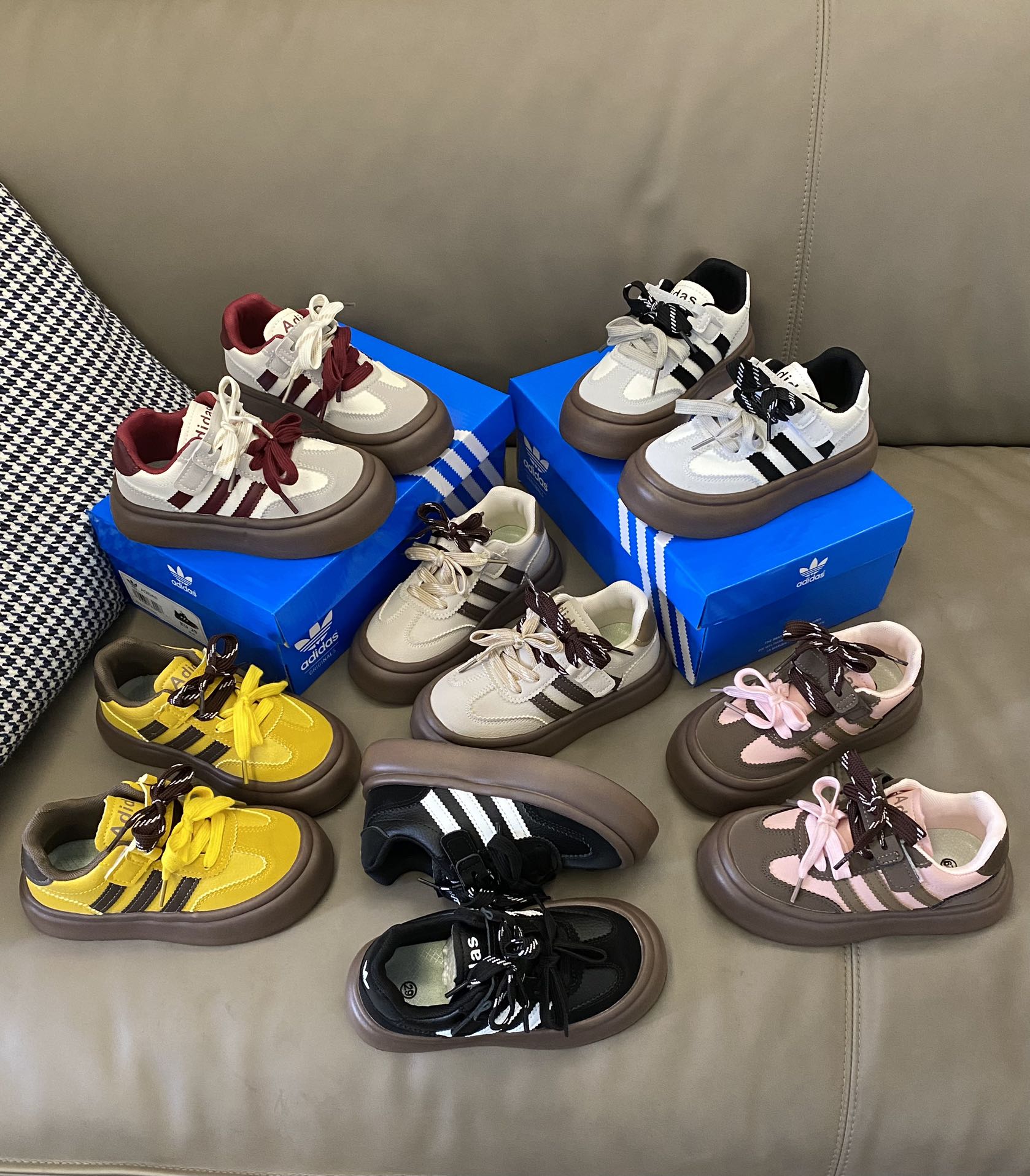 图片[8]-原图直出🌟 潮酷的外观设计，圆头的风格不仅让宝贝的双脚更加秀气😝还能有效避免脚趾受挤压的不适感😎固定双系带+魔术贴设计方便穿脱✔️脚感无敌轻盈🤗MNA283-选品中心