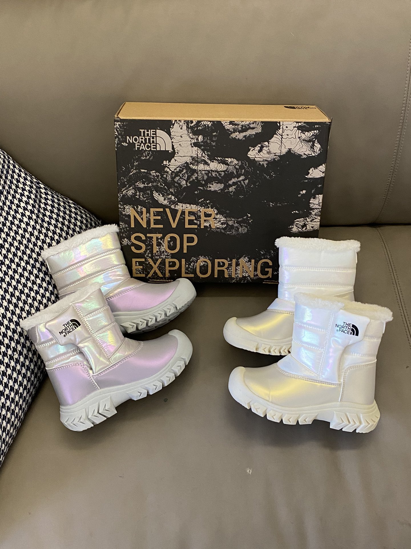 图片[8]-直出🌟 北面新款雪地靴也太保暖啦叭～鞋面防水、防滑、防寒🫣保暖内里锁住脚部温度整天保暖不冰冷😻特制橡胶大底，雪地行走不大打滑👻-选品中心