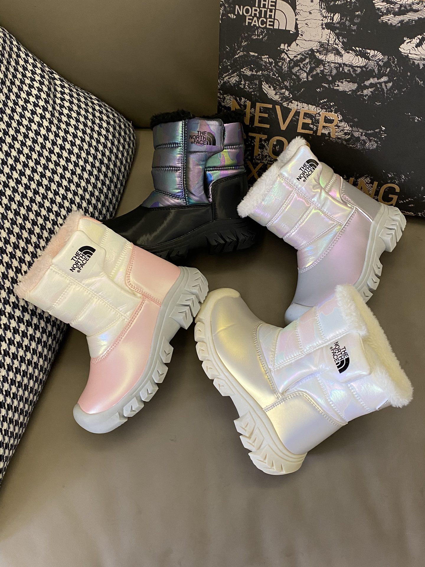 图片[6]-直出🌟 北面新款雪地靴也太保暖啦叭～鞋面防水、防滑、防寒🫣保暖内里锁住脚部温度整天保暖不冰冷😻特制橡胶大底，雪地行走不大打滑👻-选品中心