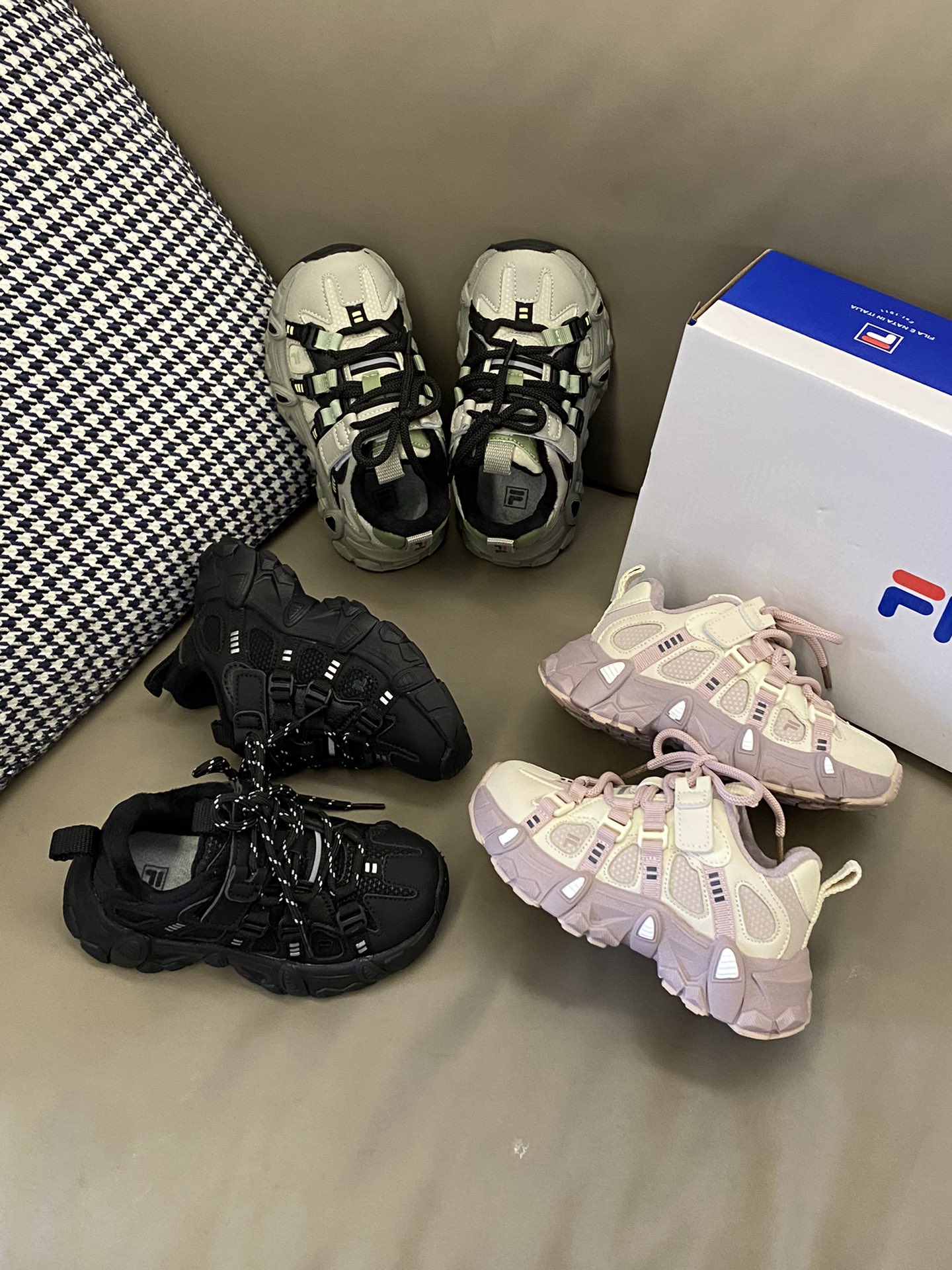 图片[3]-原图直出🌟 鞋面采用拼接材质，固定鞋带+魔术贴设计穿脱方便✔️内里加绒很保暖🔥出街即是亮点🤩简直不要太时尚😆最重要的是真的超轻超软弹～～-选品中心