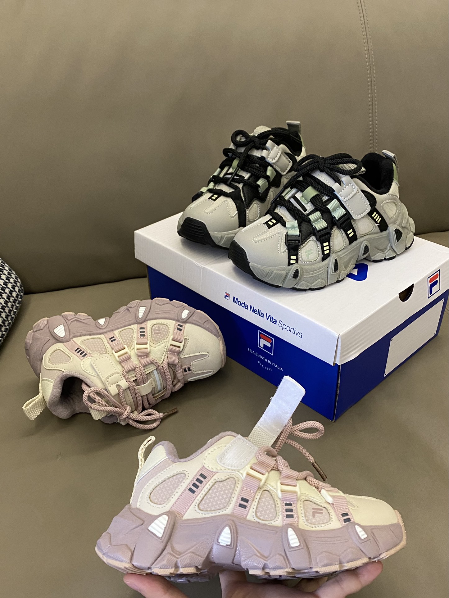 图片[6]-原图直出🌟 鞋面采用拼接材质，固定鞋带+魔术贴设计穿脱方便✔️内里加绒很保暖🔥出街即是亮点🤩简直不要太时尚😆最重要的是真的超轻超软弹～～-选品中心