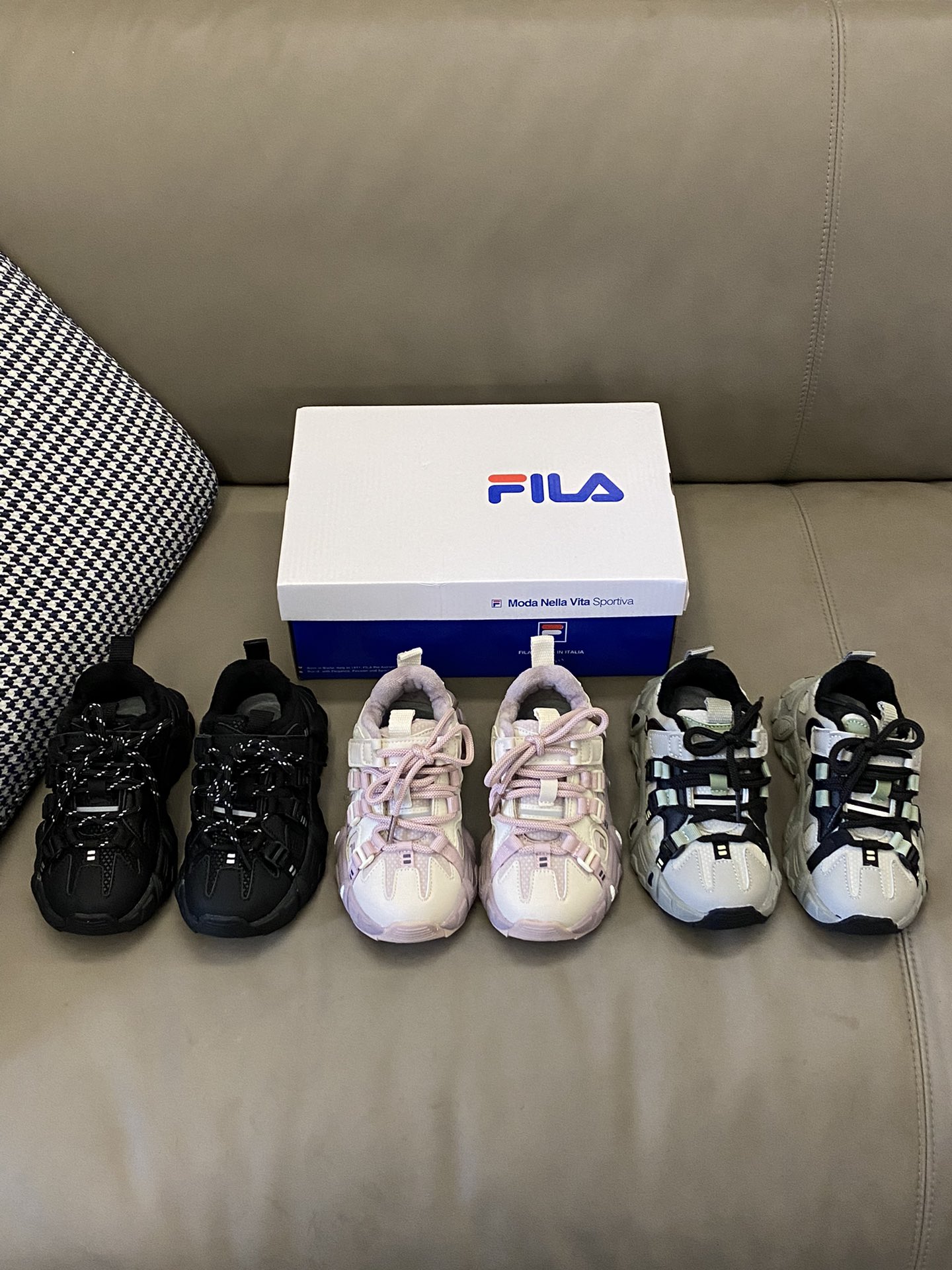 图片[5]-原图直出🌟 鞋面采用拼接材质，固定鞋带+魔术贴设计穿脱方便✔️内里加绒很保暖🔥出街即是亮点🤩简直不要太时尚😆最重要的是真的超轻超软弹～～-选品中心