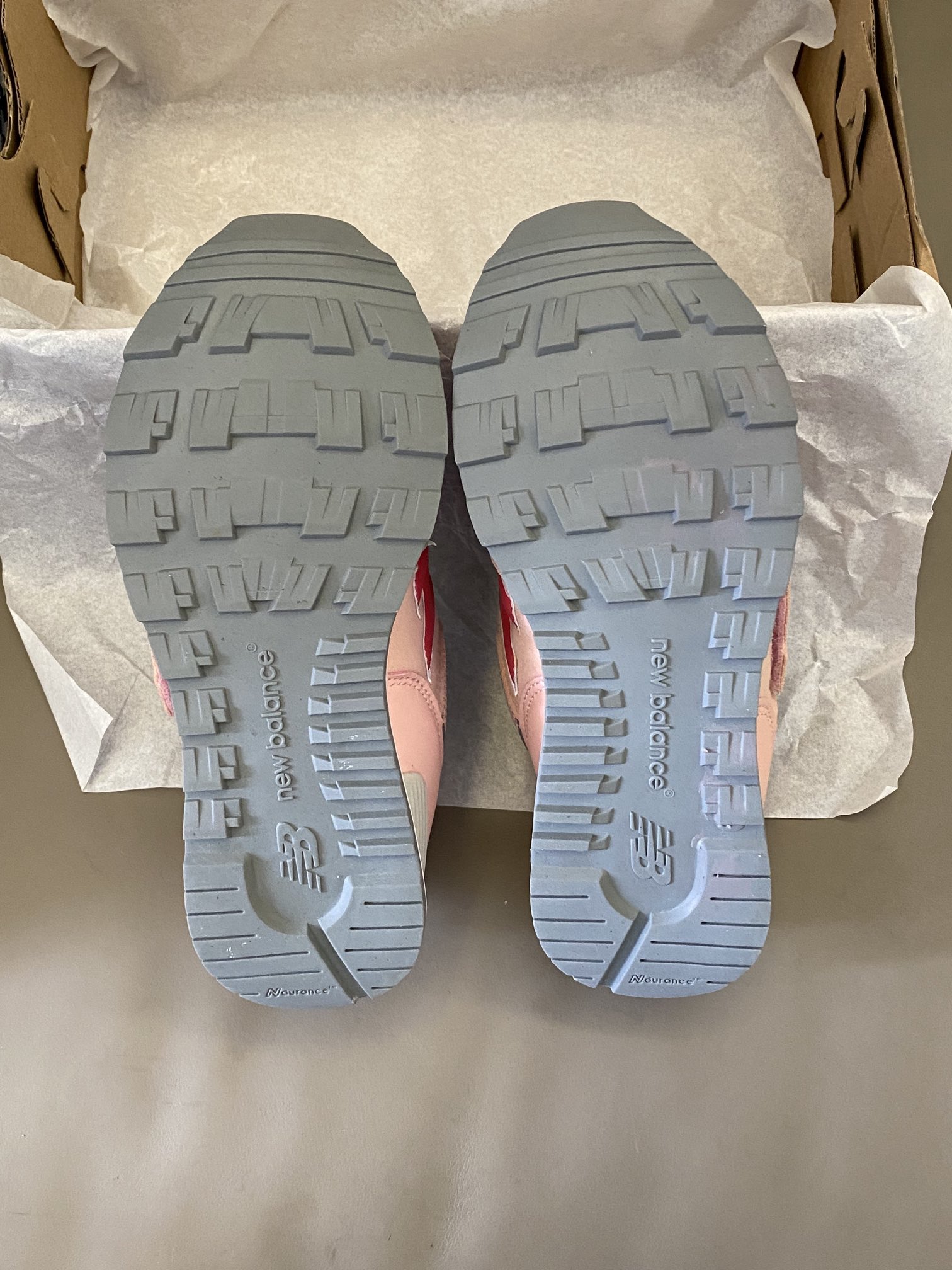 图片[9]-原图直出🌟 鞋面网眼设计透气不闷脚🦶🏻魔术贴设计穿脱超省时😎橡胶大底防滑耐磨✅整双鞋子复古感满满，脚感超赞👍🏻超好穿‼️-选品中心