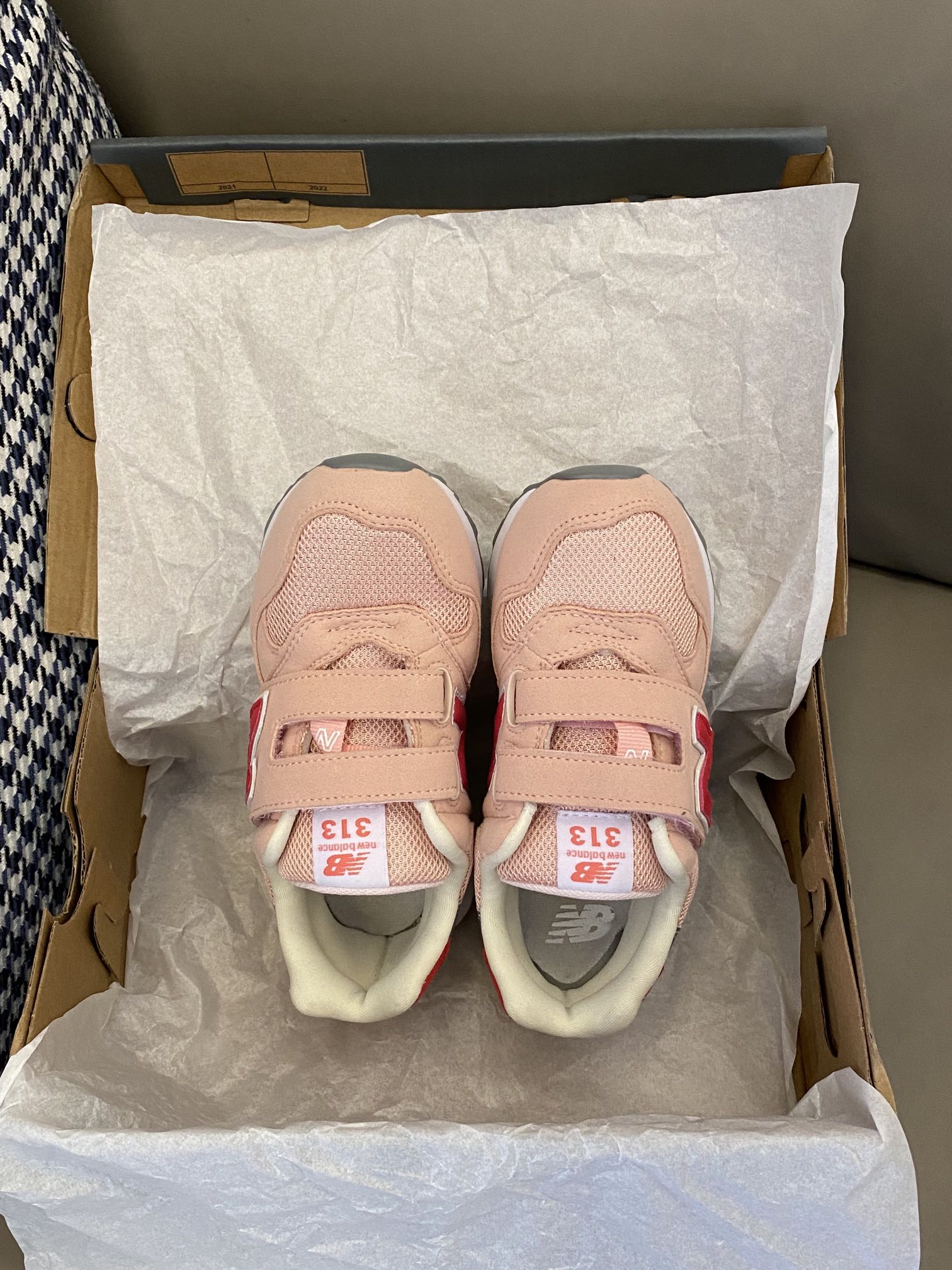 图片[2]-原图直出🌟 鞋面网眼设计透气不闷脚🦶🏻魔术贴设计穿脱超省时😎橡胶大底防滑耐磨✅整双鞋子复古感满满，脚感超赞👍🏻超好穿‼️-选品中心