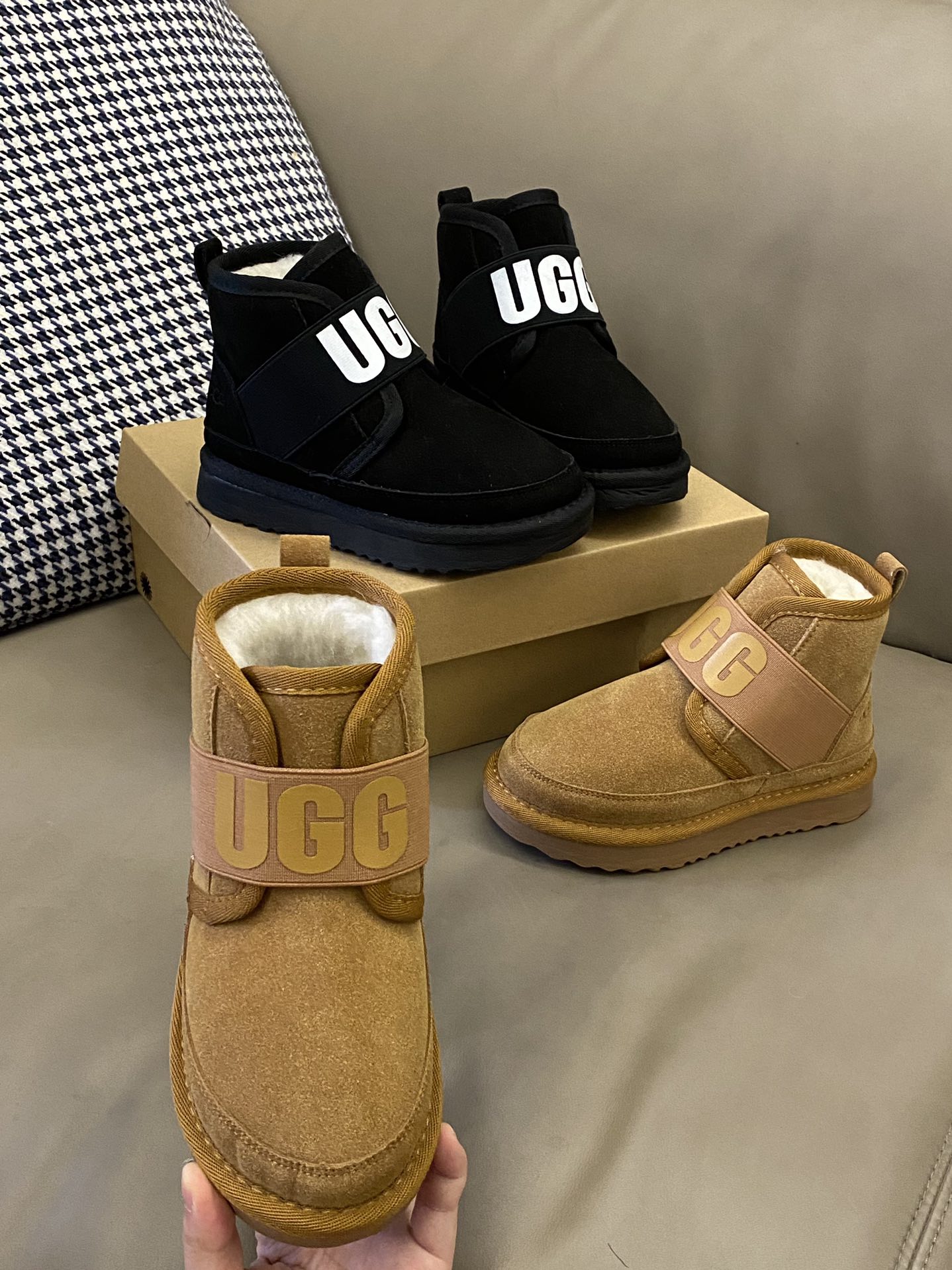 图片[4]-原图直出⭐️ UGG 棉鞋新款真的泰酷啦🥳鞋面采用优质面料潮流时尚🌟内里加绒非常保暖😍松紧带设计，方便调节松紧✅真正做到快速出街👻橡胶大底防滑耐磨✌🏻-选品中心