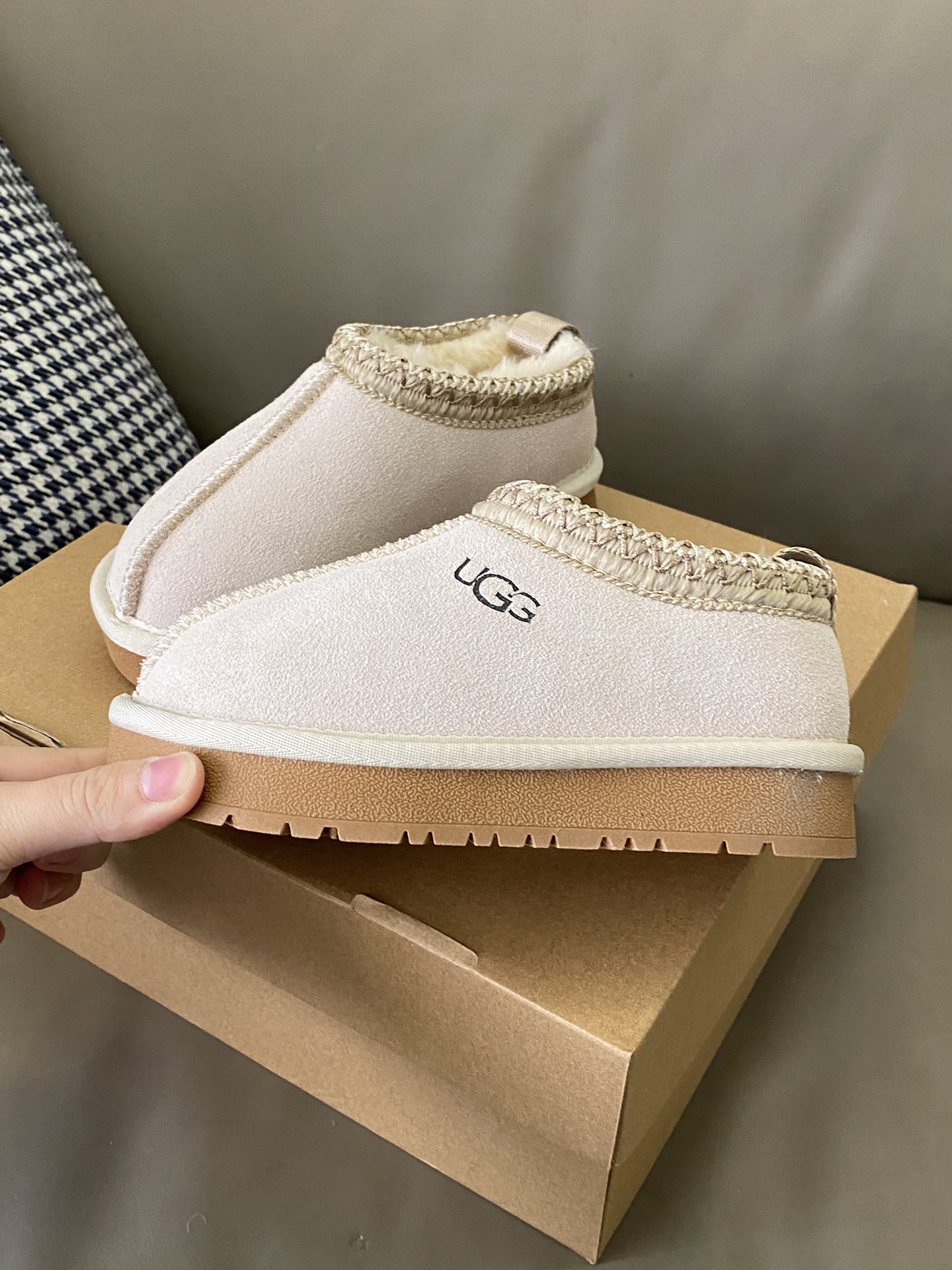 图片[3]-原图直出🌟 UGG民族风加绒雪地靴厚底增高，谁穿谁知道，踩着好舒服奶呼呼的很好穿😍经典耐看一脚蹬方便宝贝穿脱✅超厚实的内里毛绒绒的很保暖🔥简直一整个爱住💞-选品中心