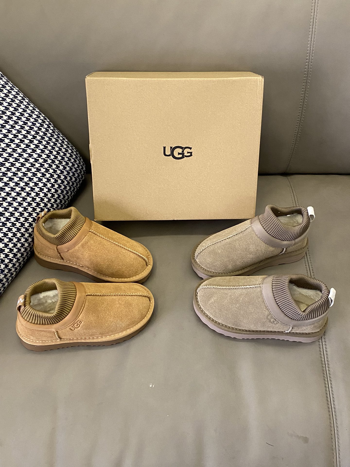 图片[8]-原图直出🌟 这款UGG加绒松紧带雪地靴筒口手工毛线敲温柔🤗采用隆丰AY羊皮毛一体😃鞋口大好穿脱✅鞋子很轻☁️极简🉑爱保暖效果极佳👌🏻-选品中心