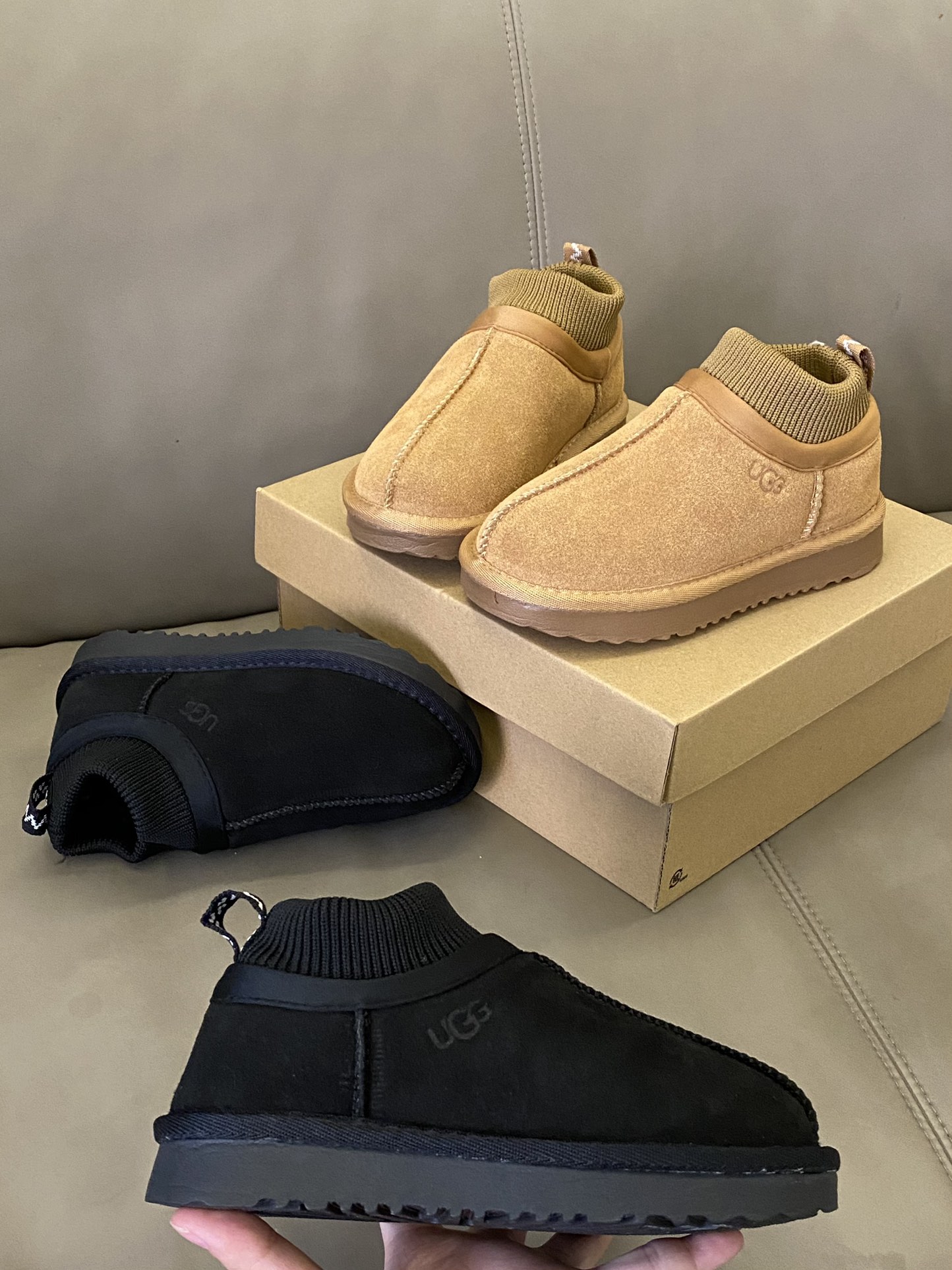 图片[6]-原图直出🌟 这款UGG加绒松紧带雪地靴筒口手工毛线敲温柔🤗采用隆丰AY羊皮毛一体😃鞋口大好穿脱✅鞋子很轻☁️极简🉑爱保暖效果极佳👌🏻-选品中心