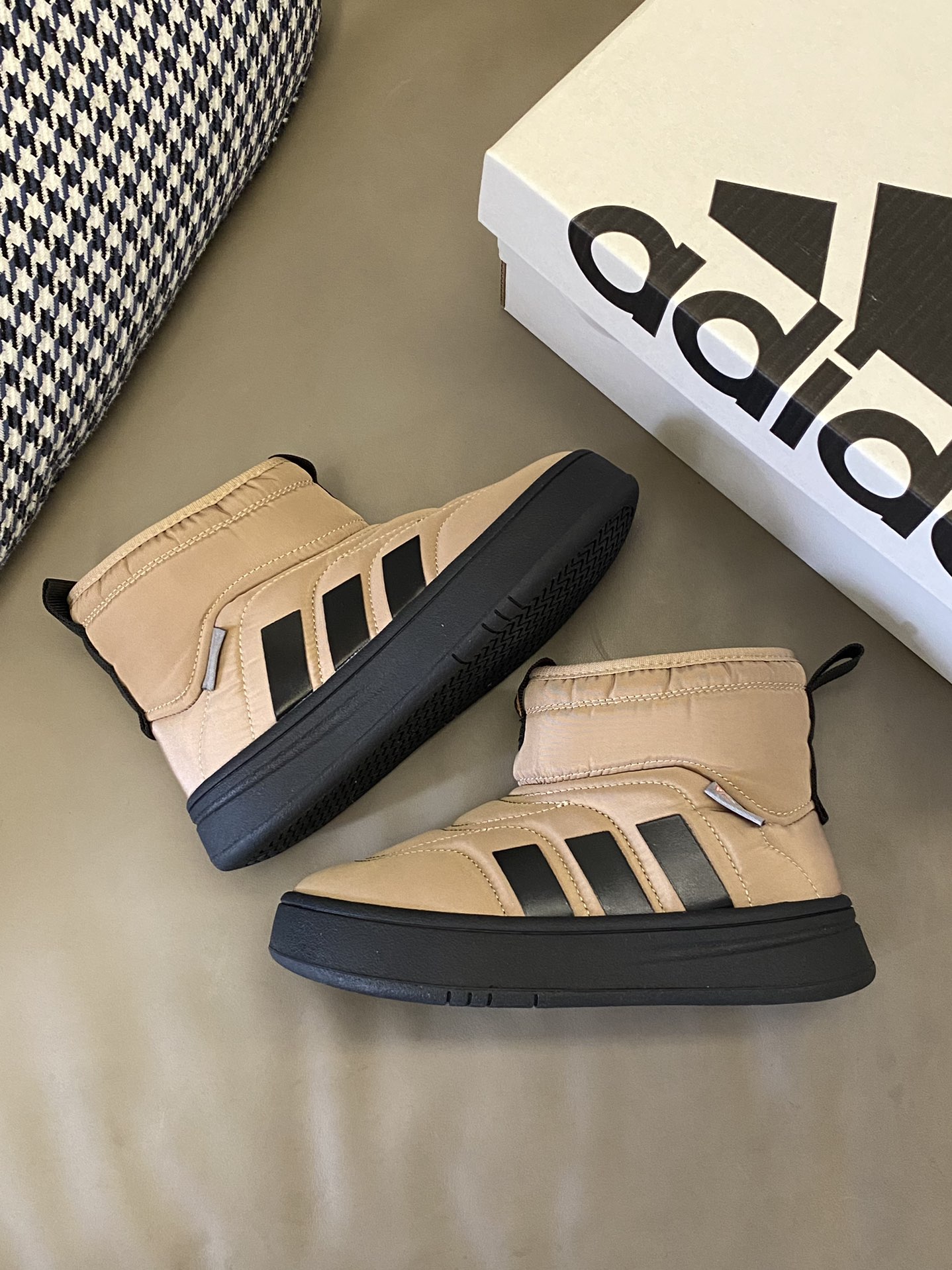 图片[8]-原图直出🌟 AD 加绒中帮儿童面包棉鞋👟鞋面采用防水面料再也不怕鞋子湿啦🥰内里加绒保暖又舒适❄️舒适面料，柔软不失尚🤩耐磨防滑大底脚感不言而喻✌🏻-选品中心