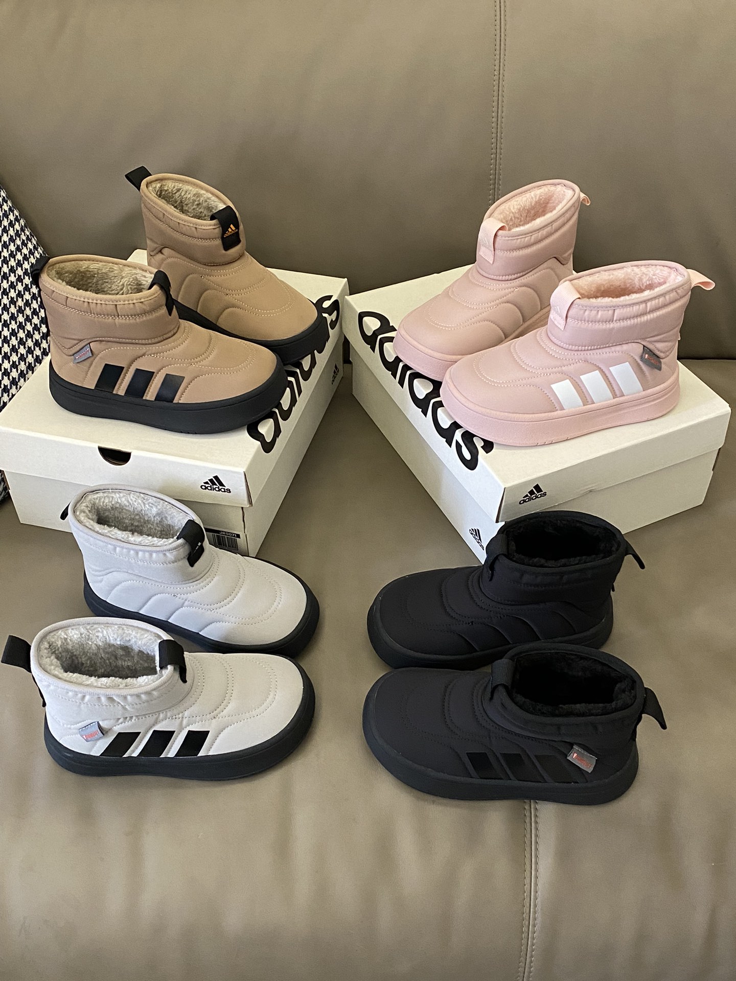 图片[7]-原图直出🌟 AD 加绒中帮儿童面包棉鞋👟鞋面采用防水面料再也不怕鞋子湿啦🥰内里加绒保暖又舒适❄️舒适面料，柔软不失尚🤩耐磨防滑大底脚感不言而喻✌🏻-选品中心