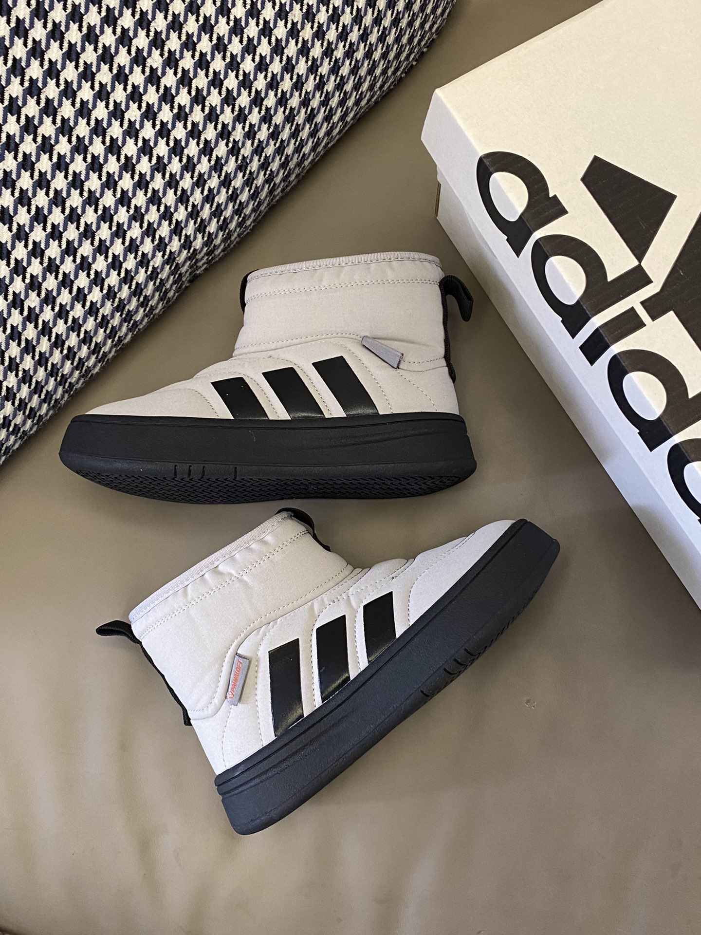 图片[5]-原图直出🌟 AD 加绒中帮儿童面包棉鞋👟鞋面采用防水面料再也不怕鞋子湿啦🥰内里加绒保暖又舒适❄️舒适面料，柔软不失尚🤩耐磨防滑大底脚感不言而喻✌🏻-选品中心