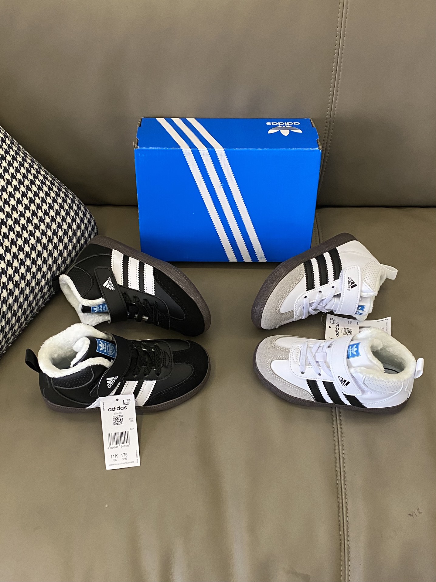 图片[8]-原图直出🌟 鞋面采用麂皮材质拼接，经典三条杠设计显得更加时尚🈶质感😍魔术贴+松紧带设计方便穿脱✌🏻中高帮设计包裹脚踝，内里加绒保暖舒适😻不闷脚不臭脚-选品中心