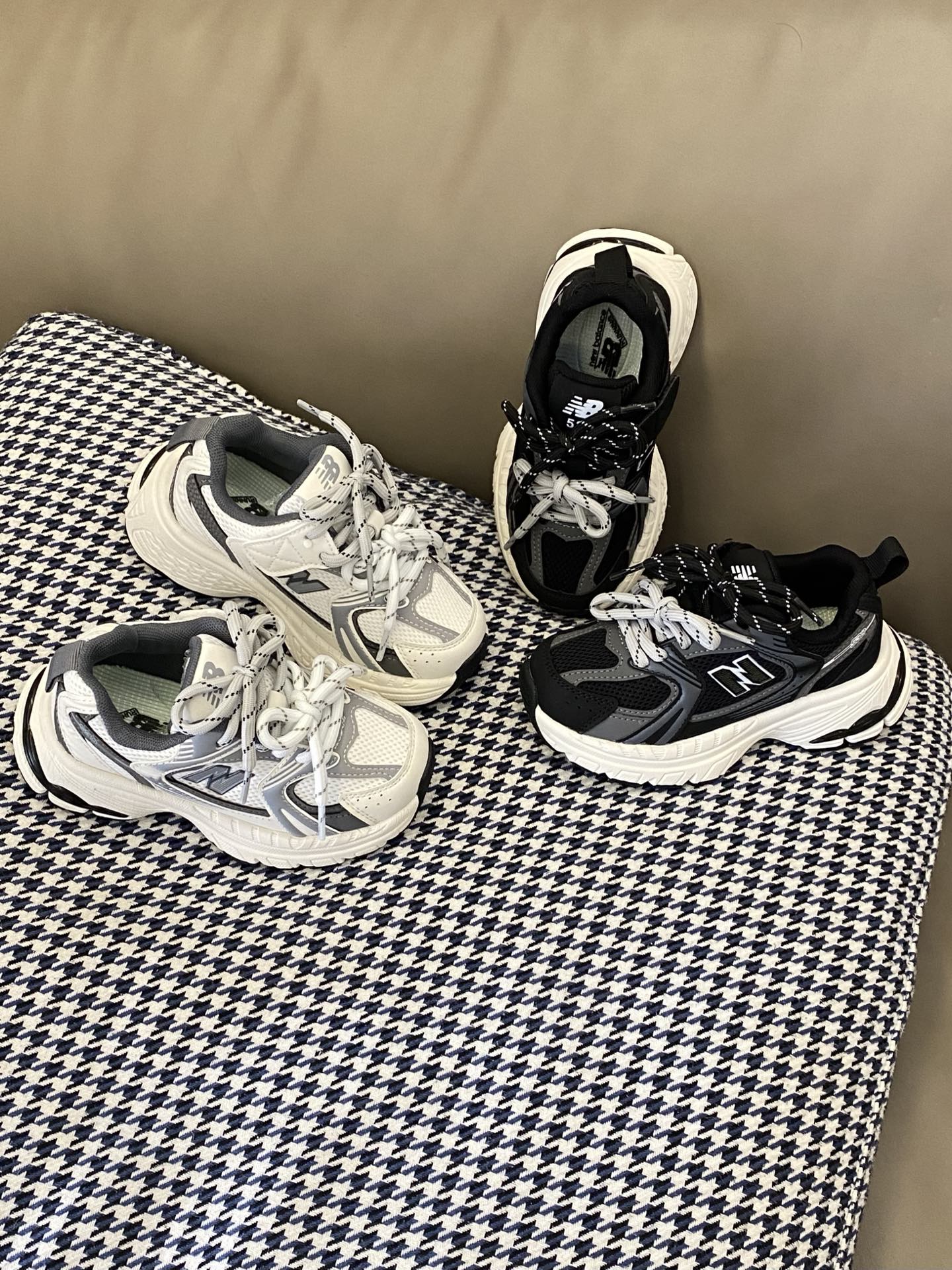 图片[6]-原图直出🌟 NB 530断N双系带儿童老爹鞋👟防踢护趾鞋头采用耐磨材质+加固设计，熊孩子疯跑也不怕磕碰😱 轻量化鞋身跑跳轻盈无负担💨释放孩子无限活力‼️\”},\”album\”：{\”desc\”：\”-选品中心