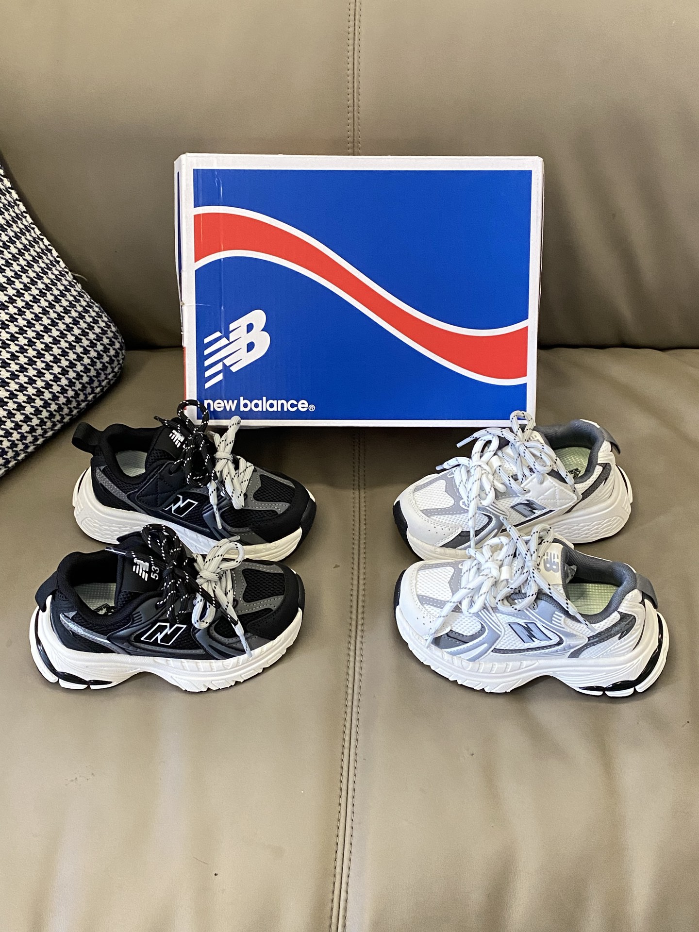 图片[8]-原图直出🌟 NB 530断N双系带儿童老爹鞋👟防踢护趾鞋头采用耐磨材质+加固设计，熊孩子疯跑也不怕磕碰😱 轻量化鞋身跑跳轻盈无负担💨释放孩子无限活力‼️\”},\”album\”：{\”desc\”：\”-选品中心