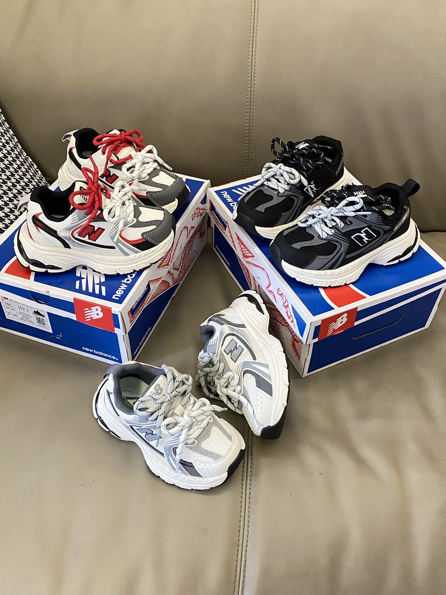 图片[7]-原图直出🌟 NB 530断N双系带儿童老爹鞋👟防踢护趾鞋头采用耐磨材质+加固设计，熊孩子疯跑也不怕磕碰😱 轻量化鞋身跑跳轻盈无负担💨释放孩子无限活力‼️\”},\”album\”：{\”desc\”：\”-选品中心