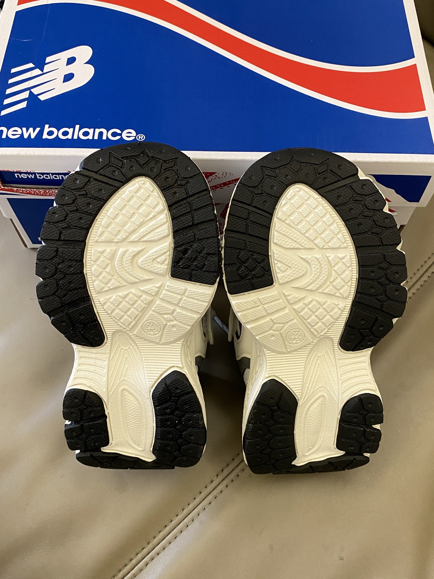 图片[9]-原图直出🌟 NB 530断N双系带儿童老爹鞋👟防踢护趾鞋头采用耐磨材质+加固设计，熊孩子疯跑也不怕磕碰😱 轻量化鞋身跑跳轻盈无负担💨释放孩子无限活力‼️\”},\”album\”：{\”desc\”：\”-选品中心