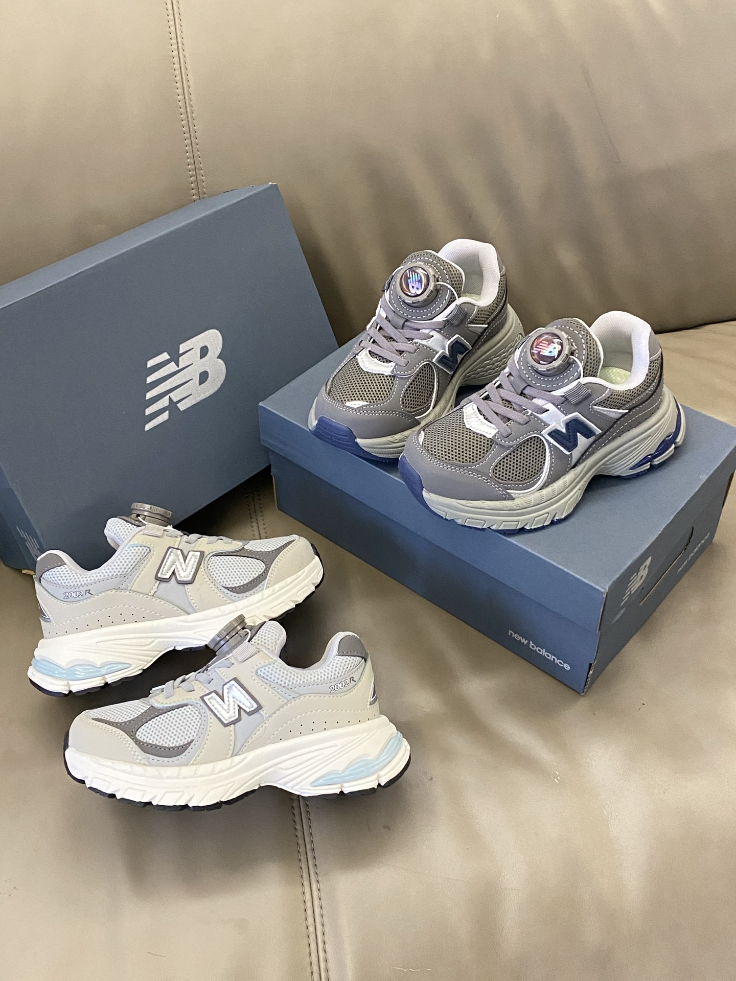 图片[8]-原图直出🌟 宝子们这款NB 2002r网面旋转扣儿童运动鞋简直绝绝子🎉鞋面网眼设计清爽舒适，旋转扣方便宝贝穿脱✅鞋底防滑耐磨性好、抗拉强度高、质地轻、干燥快便于管-选品中心