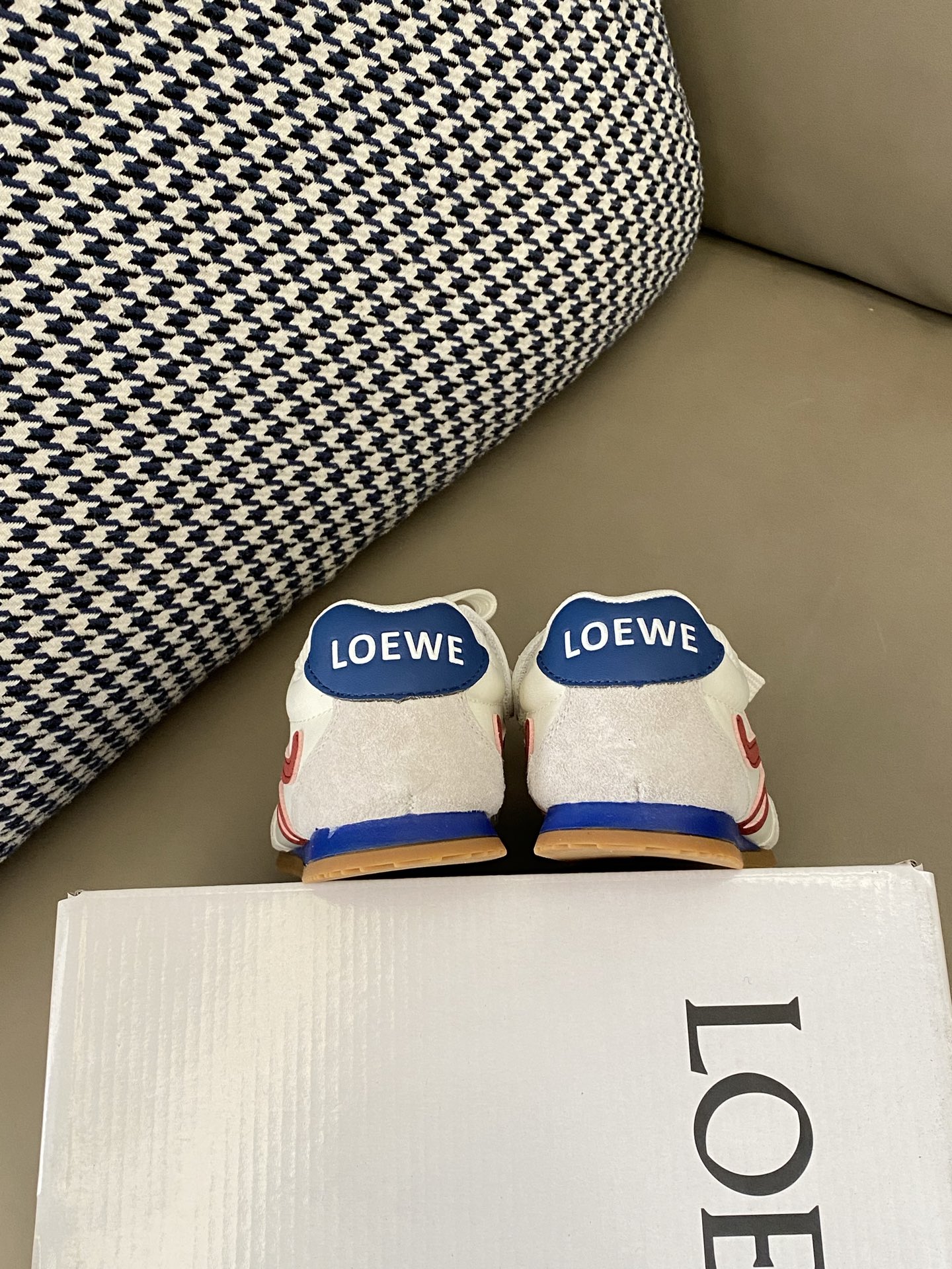 图片[7]-原图直出🌟 不要命啦！这款运动鞋子太好看啦😻固定鞋带装饰+魔术贴设计 方便宝贝穿脱✔️软底设计，走起路来舒适无比，再也不用担心脚痛问题啦！💃-选品中心