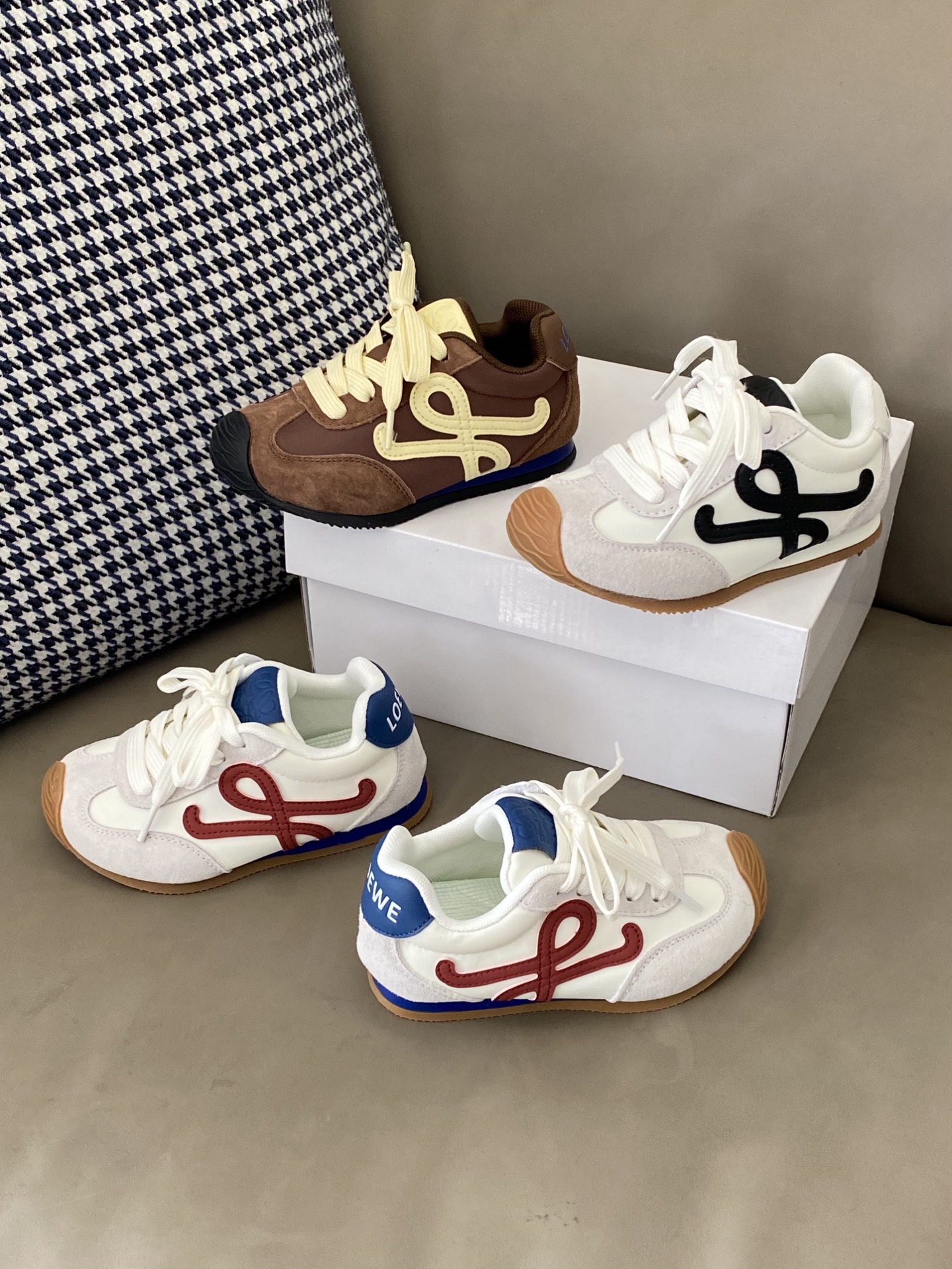 图片[6]-原图直出🌟 不要命啦！这款运动鞋子太好看啦😻固定鞋带装饰+魔术贴设计 方便宝贝穿脱✔️软底设计，走起路来舒适无比，再也不用担心脚痛问题啦！💃-选品中心