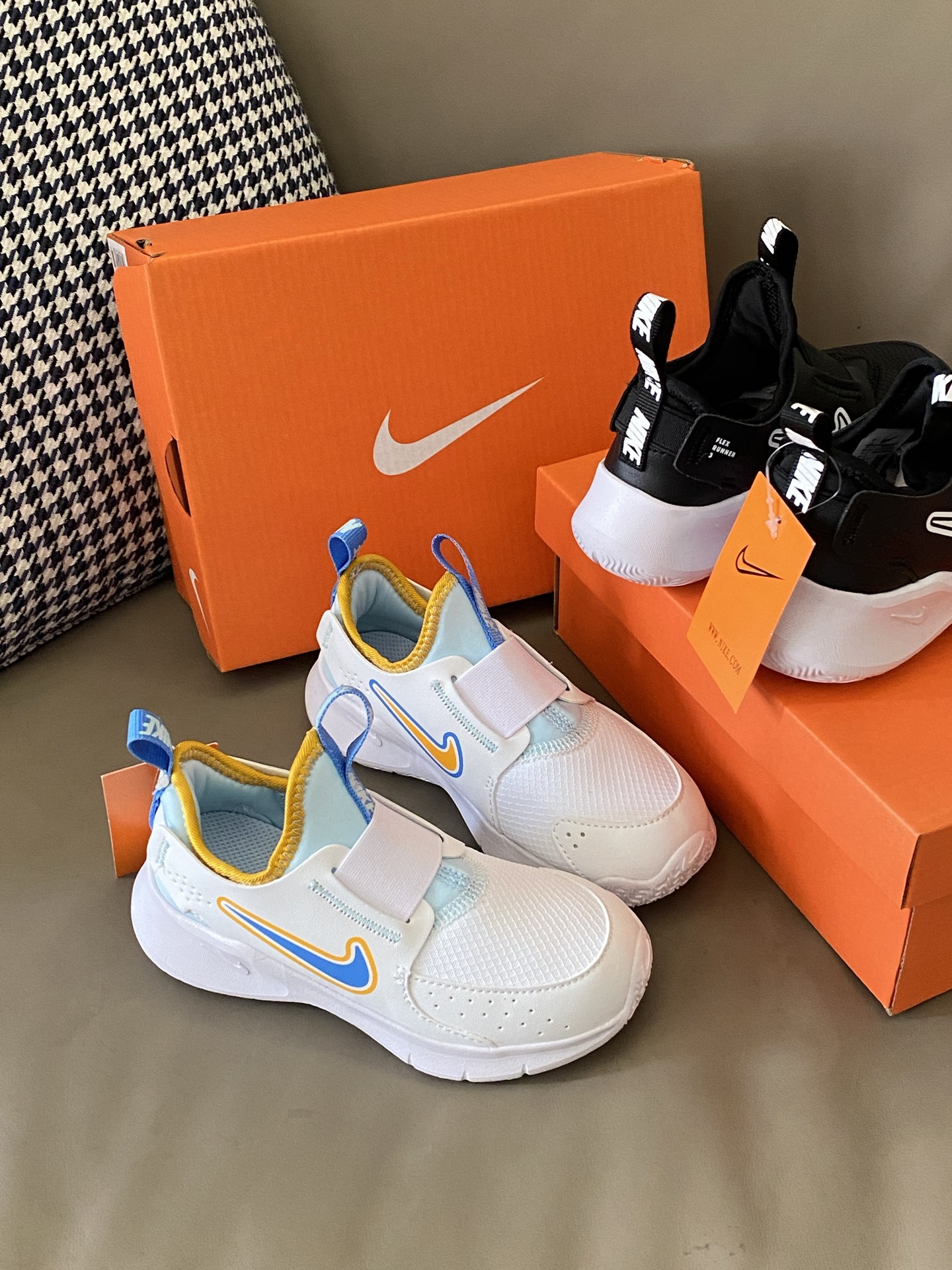 图片[4]-原图直出🌟 这么可爱的童鞋快带回家🤪鞋面网眼设计清爽透气💨一脚蹬设计方便宝贝穿脱✔️ 结合柔韧灵活的外底和强劲抓地设计，专为热爱玩耍的宝贝们打-选品中心