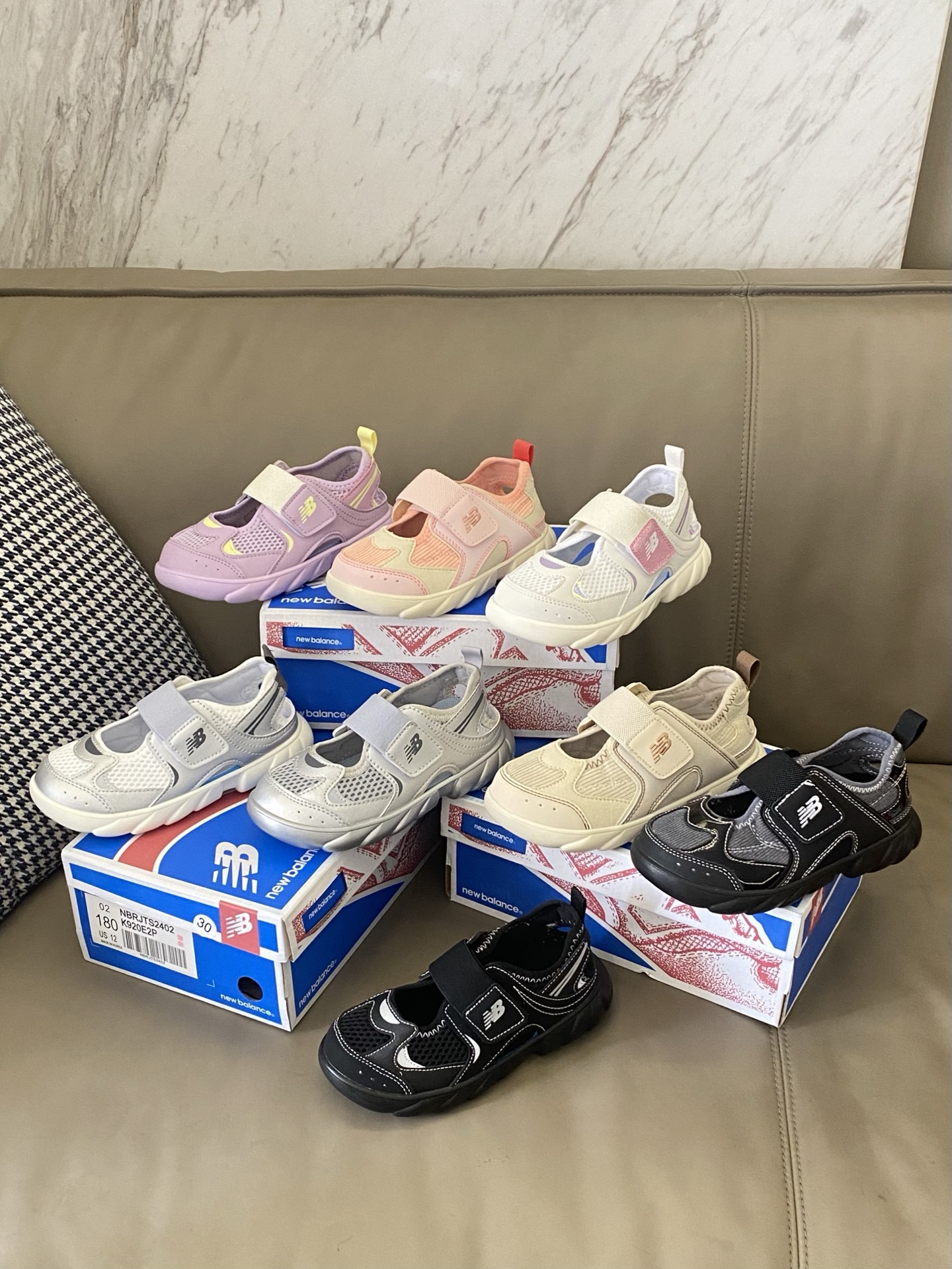 图片[8]-新增配色来咯💥这么可爱的鞋谁不爱呀～多样颜色供挑选🌈 又轻又软又好看😻韩里韩气的它真的简直没有缺点🤩𝗯𝗮𝗯𝘆的夏日鞋柜里一定要有它的位置!✌🏻-选品中心