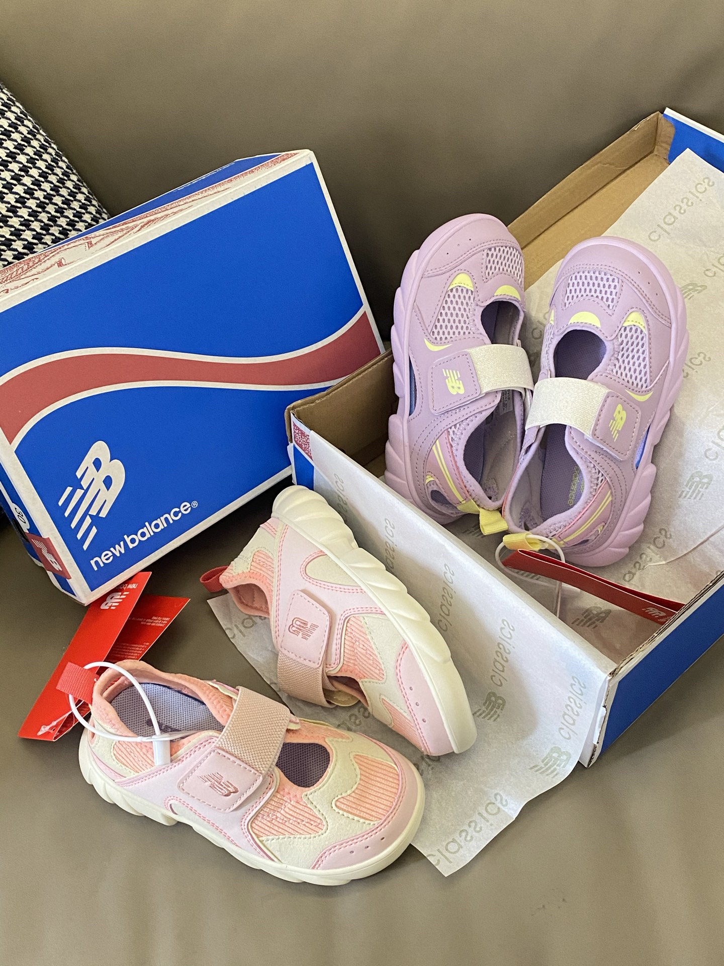 图片[9]-新增配色来咯💥这么可爱的鞋谁不爱呀～多样颜色供挑选🌈 又轻又软又好看😻韩里韩气的它真的简直没有缺点🤩𝗯𝗮𝗯𝘆的夏日鞋柜里一定要有它的位置!✌🏻-选品中心