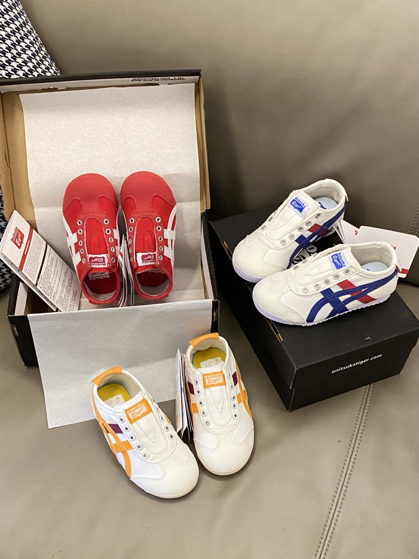 图片[5]-原图直出🌟 这款帆布鞋经典永不过时，穿着特别舒服😍鞋面采用织物合成革，一脚蹬设计方便宝贝穿脱✔️橡胶大底防滑耐磨抓地力强👍🏻MNA321-选品中心