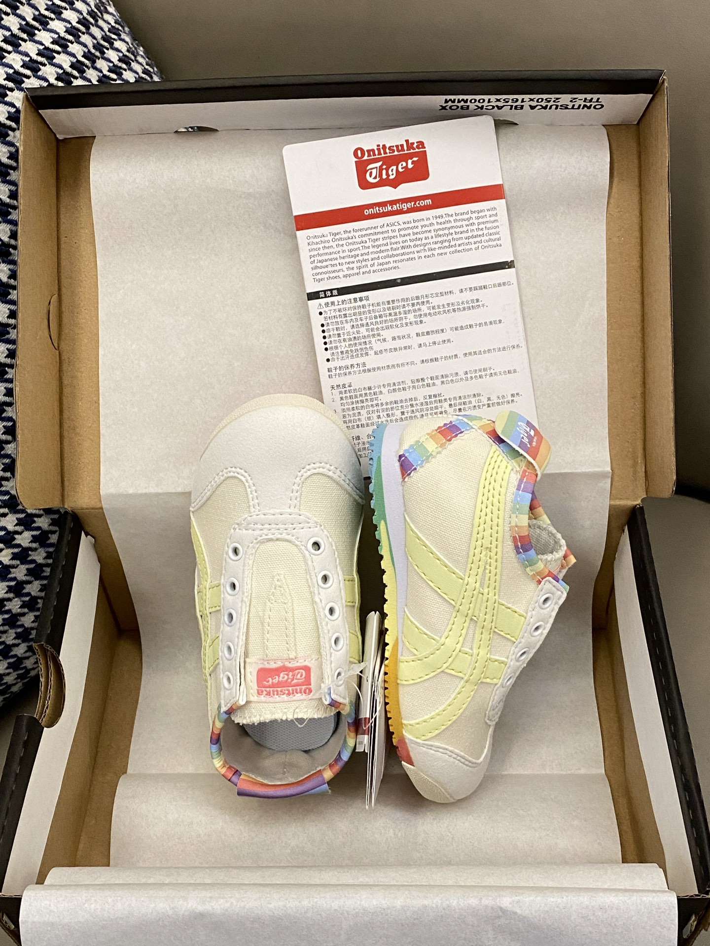 图片[2]-原图直出🌟 这款帆布鞋经典永不过时，穿着特别舒服😍鞋面采用织物合成革，一脚蹬设计方便宝贝穿脱✔️橡胶大底防滑耐磨抓地力强👍🏻MNA321-选品中心