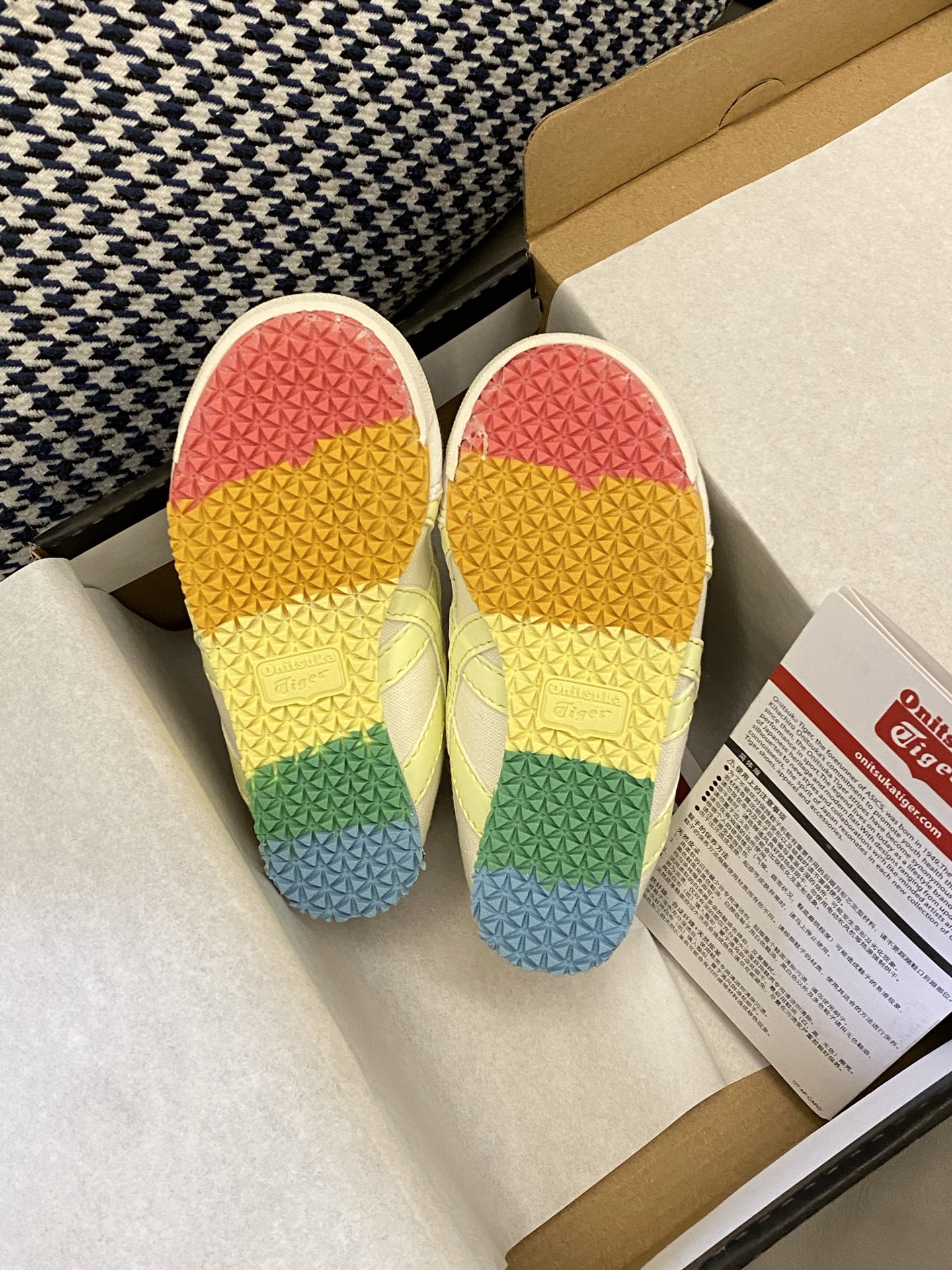 图片[9]-原图直出🌟 这款帆布鞋经典永不过时，穿着特别舒服😍鞋面采用织物合成革，一脚蹬设计方便宝贝穿脱✔️橡胶大底防滑耐磨抓地力强👍🏻MNA321-选品中心