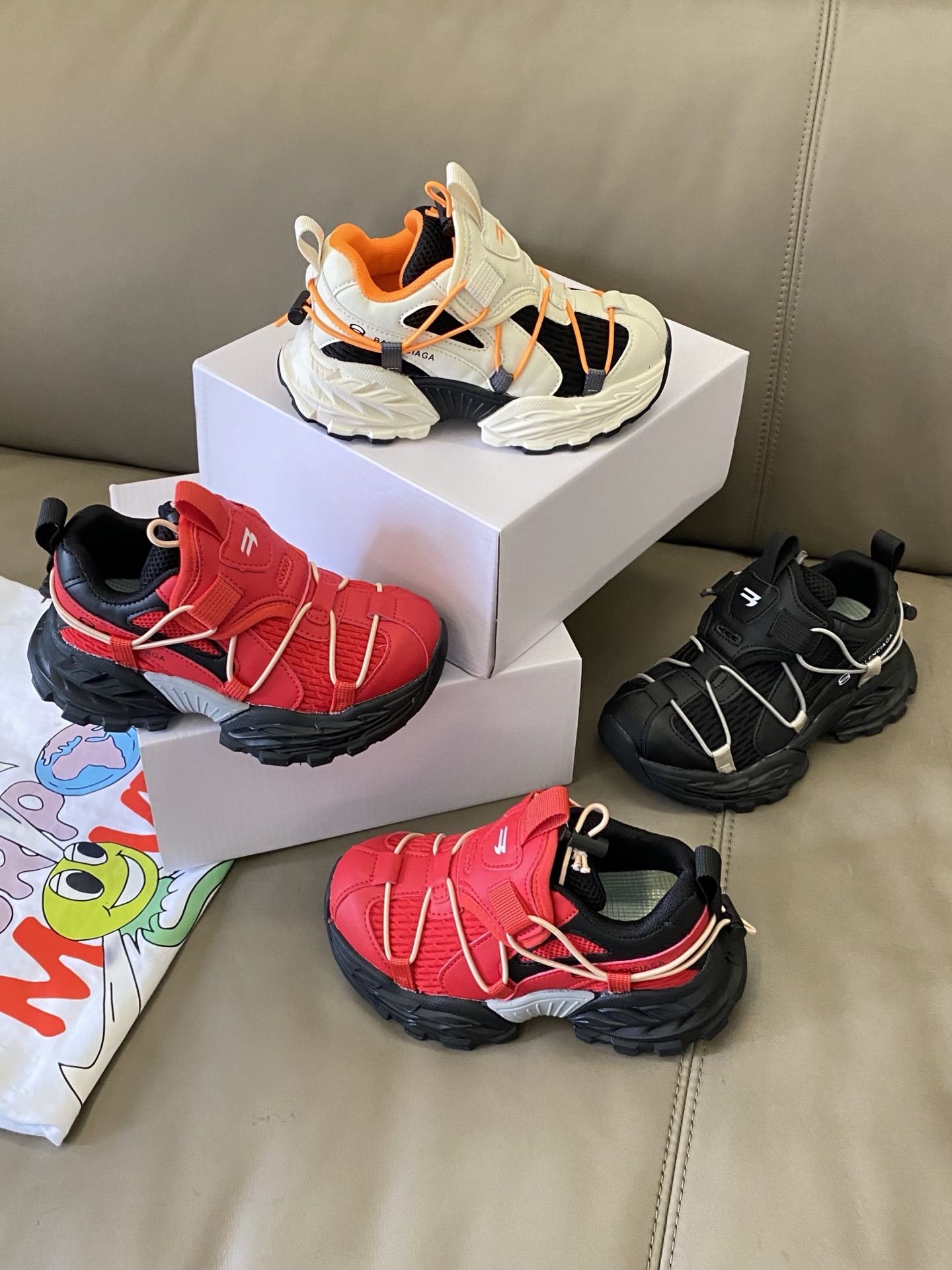 图片[4]-原图直出🌟 巴家儿童登山鞋鞋面圆头+抽绳设计上脚秒变宽脚福音😻鞋舌立体填充超柔软，暴走2小时不磨脚👣 一脚蹬设计方便宝贝穿脱✅鞋底具有防滑功能，能在不同路面提供良好抓地力😇-选品中心