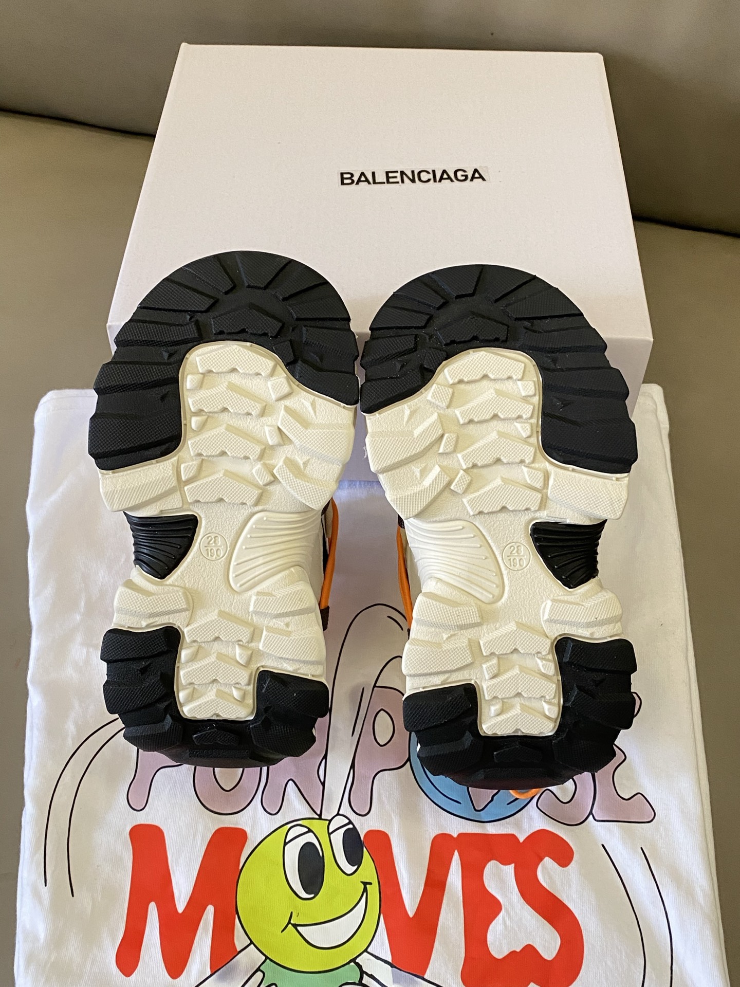 图片[9]-原图直出🌟 巴家儿童登山鞋鞋面圆头+抽绳设计上脚秒变宽脚福音😻鞋舌立体填充超柔软，暴走2小时不磨脚👣 一脚蹬设计方便宝贝穿脱✅鞋底具有防滑功能，能在不同路面提供良好抓地力😇-选品中心