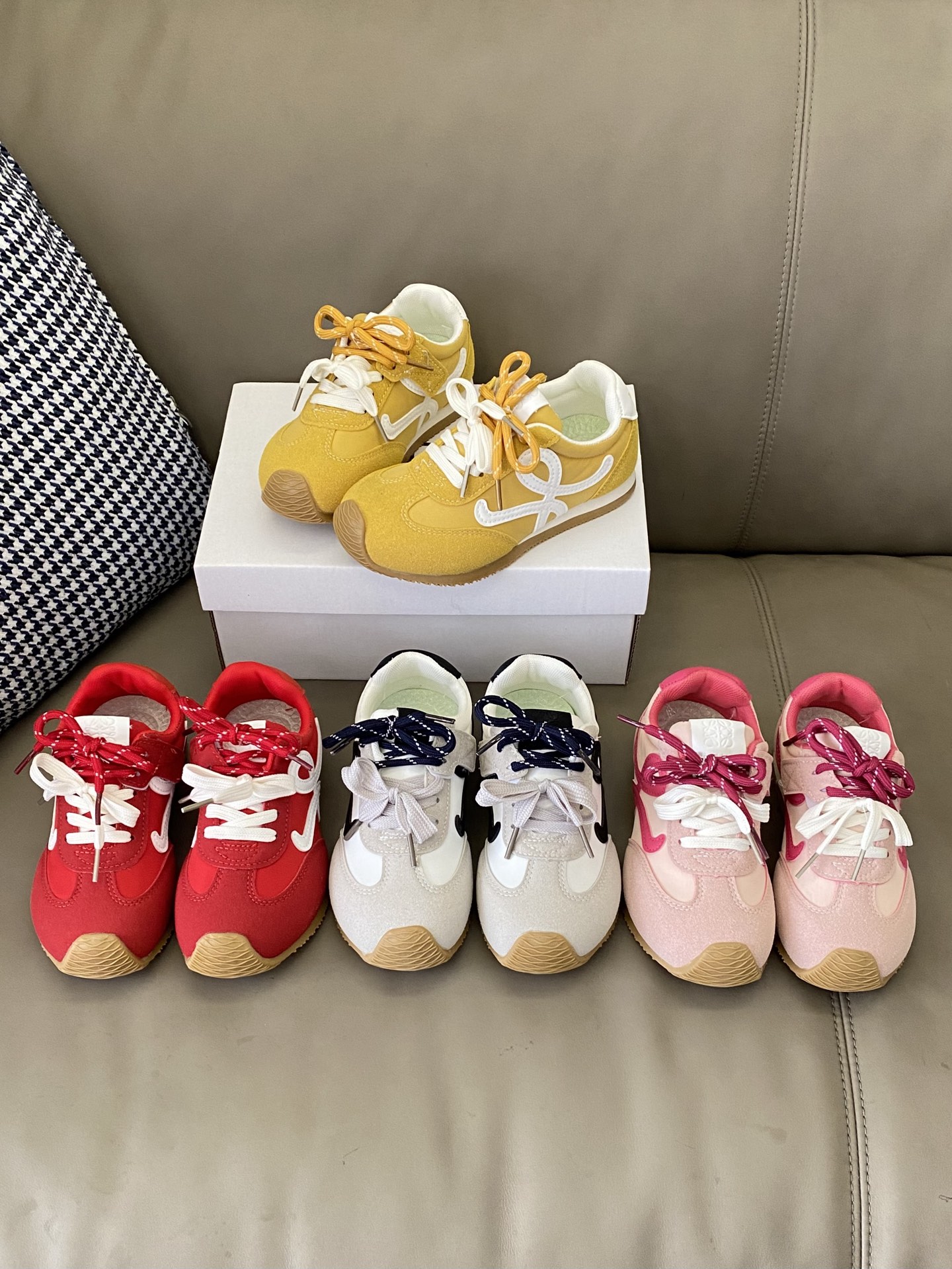 图片[5]-原图直出🌟 鞋头的歪头设计非常独特，搭配鸳鸯固定鞋带复古又时髦😇穿上它你就是整条街最靓的崽🆒魔术贴设计方便宝贝穿脱🤭鞋底防滑耐磨柔韧性好抓地力强👍🏻MNA333-选品中心