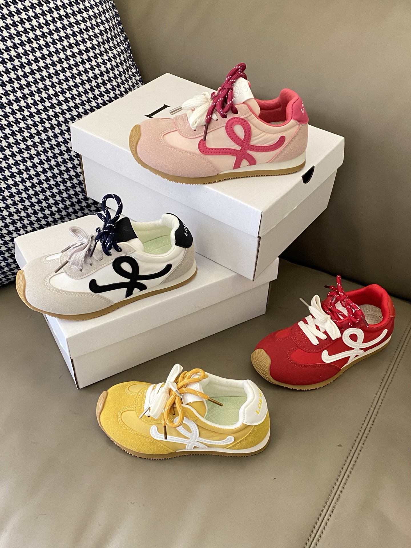 图片[6]-原图直出🌟 鞋头的歪头设计非常独特，搭配鸳鸯固定鞋带复古又时髦😇穿上它你就是整条街最靓的崽🆒魔术贴设计方便宝贝穿脱🤭鞋底防滑耐磨柔韧性好抓地力强👍🏻MNA333-选品中心