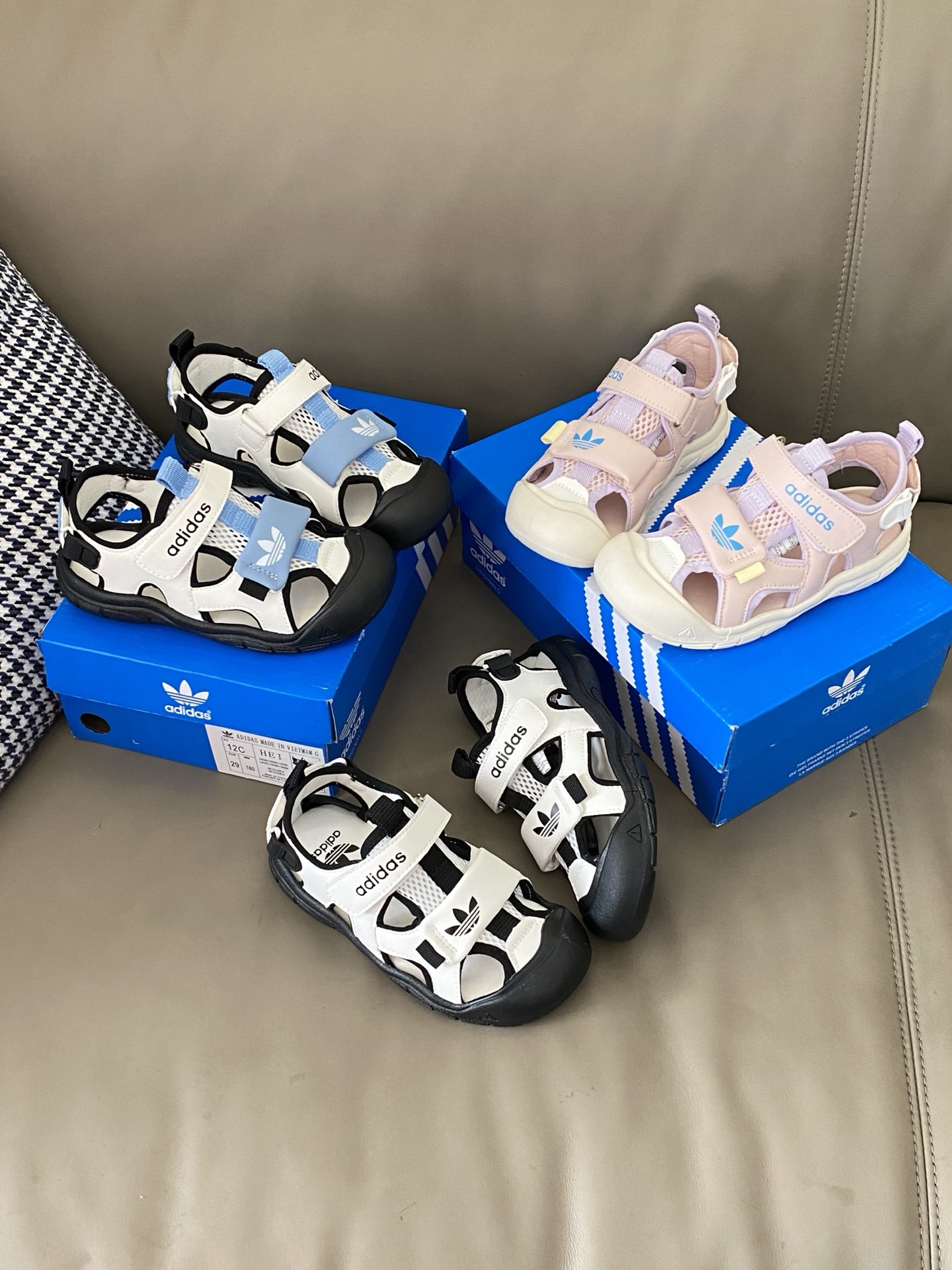 图片[8]-原图直出🌟 AD 儿童海螺沙滩凉鞋🌟包头设计防撞踢保护脚趾🦶🏻 魔术贴穿脱便捷为一体鞋面设计😻防滑耐折耐磨 柔软有韧性😇鞋头自然上翘15度贴合宝贝走路习惯✔️-选品中心