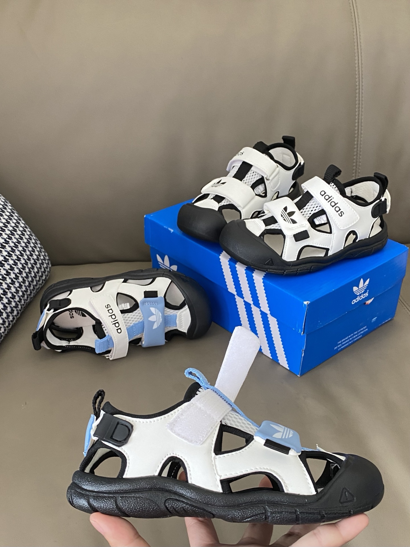 图片[3]-原图直出🌟 AD 儿童海螺沙滩凉鞋🌟包头设计防撞踢保护脚趾🦶🏻 魔术贴穿脱便捷为一体鞋面设计😻防滑耐折耐磨 柔软有韧性😇鞋头自然上翘15度贴合宝贝走路习惯✔️-选品中心