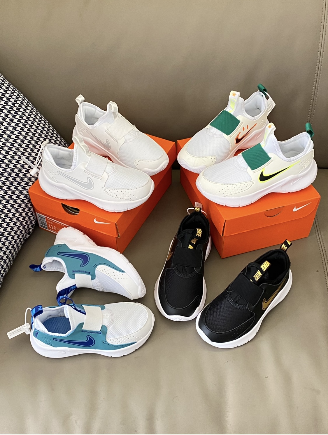 图片[5]-原图直出🌟 这么可爱的童鞋很难不爱吧🤣一脚蹬设计方便宝贝穿脱✅一蹬一拉宝贝立马开玩😻鞋面网布设计宝贝再也不怕闷脚丫🦶🏻穿着透气性好上脚很舒服🥳-选品中心