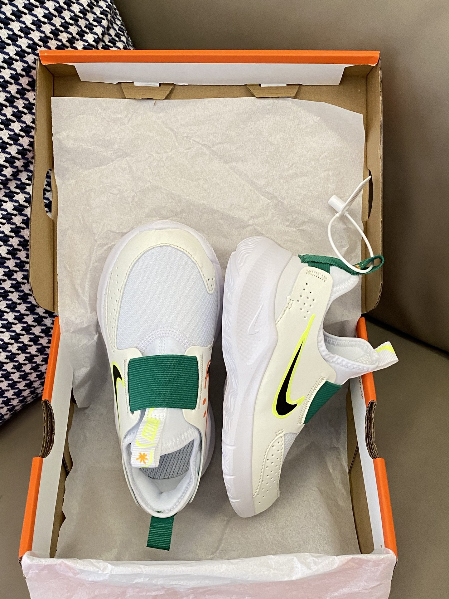 图片[2]-原图直出🌟 这么可爱的童鞋很难不爱吧🤣一脚蹬设计方便宝贝穿脱✅一蹬一拉宝贝立马开玩😻鞋面网布设计宝贝再也不怕闷脚丫🦶🏻穿着透气性好上脚很舒服🥳-选品中心