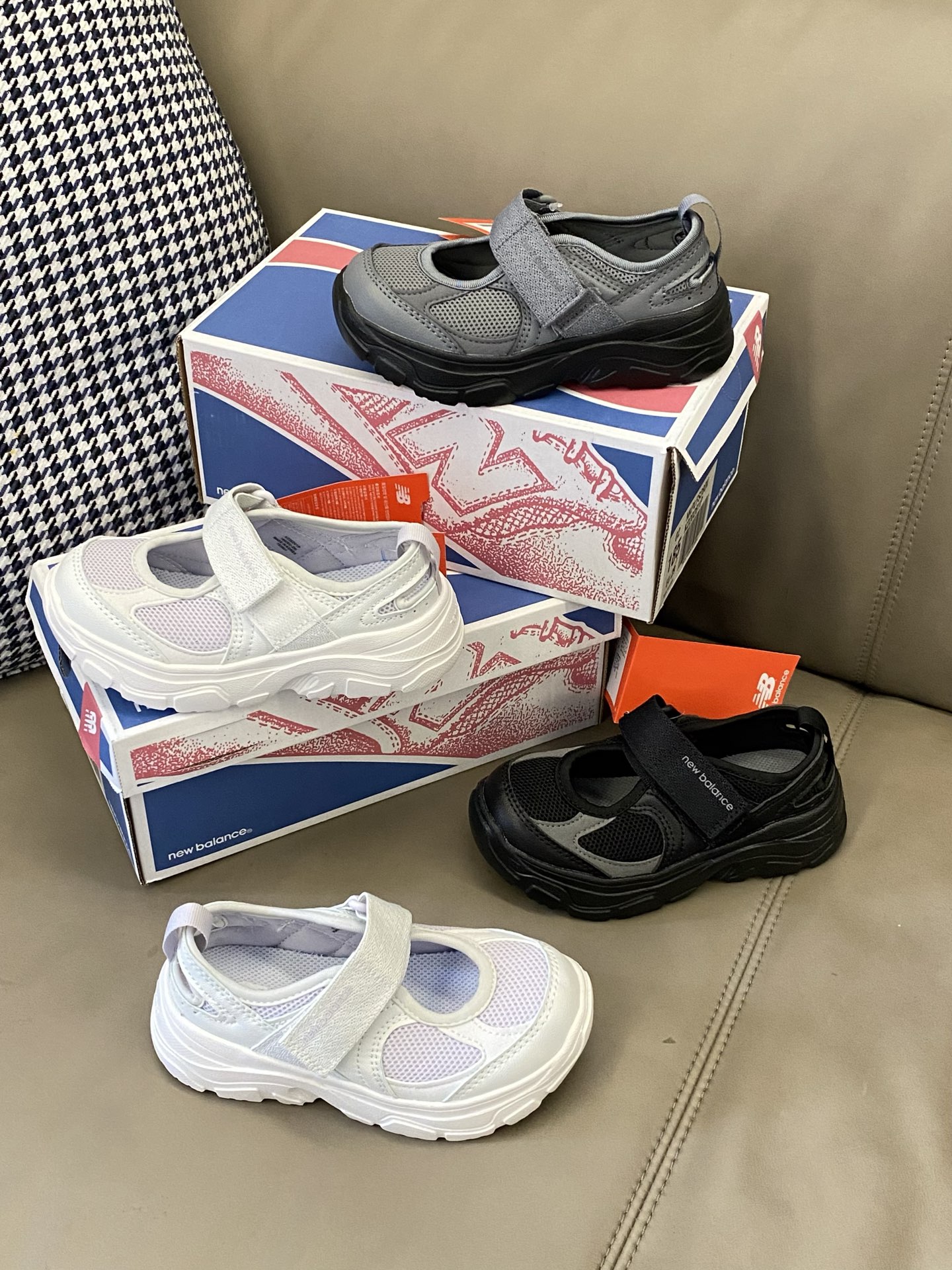 图片[6]-原图直出🌟 鞋面采用透气网布柔软亲肤😇减轻足部负担0️⃣魔术贴或弹力带设计方便宝贝穿脱✅同时增添可爱元素😻适合日常穿着和户外活动🥳-选品中心