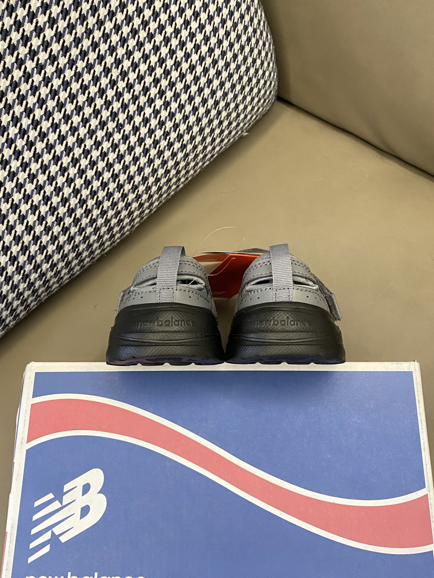 图片[7]-原图直出🌟 鞋面采用透气网布柔软亲肤😇减轻足部负担0️⃣魔术贴或弹力带设计方便宝贝穿脱✅同时增添可爱元素😻适合日常穿着和户外活动🥳-选品中心