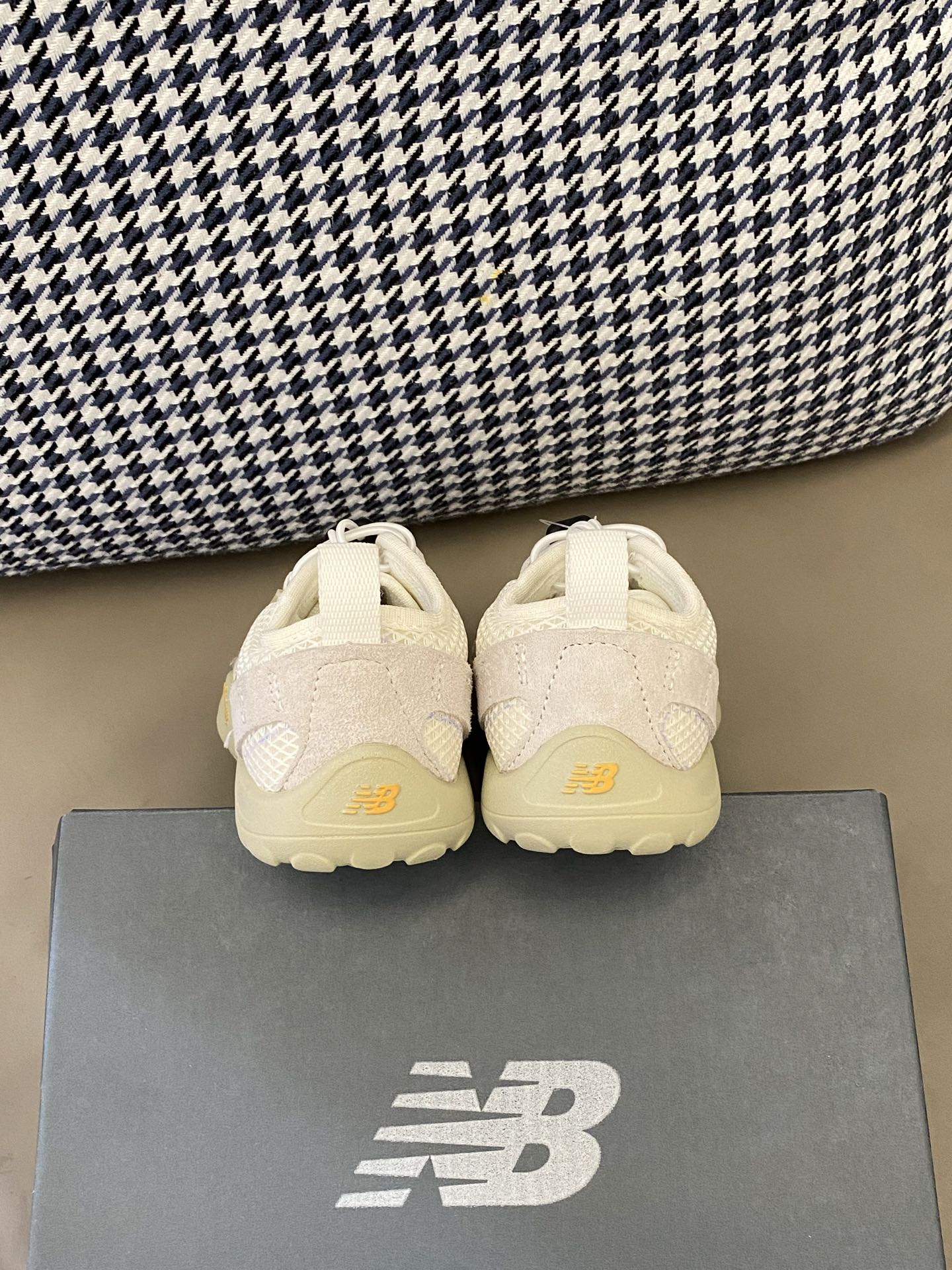 图片[8]-原图直出🌟 超爱的NB赤足网面运动鞋🆕网面设计透气又舒适🌟采用松紧扣设计穿脱超方便🤩橡胶耐磨防滑大底，抓地力强✊-选品中心